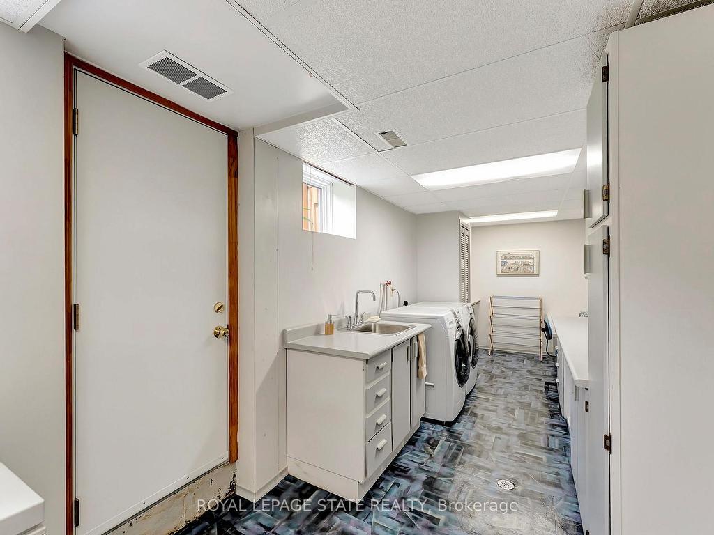 









31


Rialto

Court,
Hamilton,




ON
L9C 5T5

