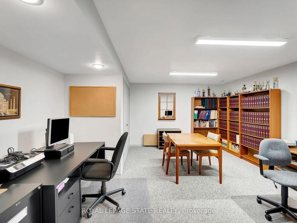 









31


Rialto

Court,
Hamilton,




ON
L9C 5T5

