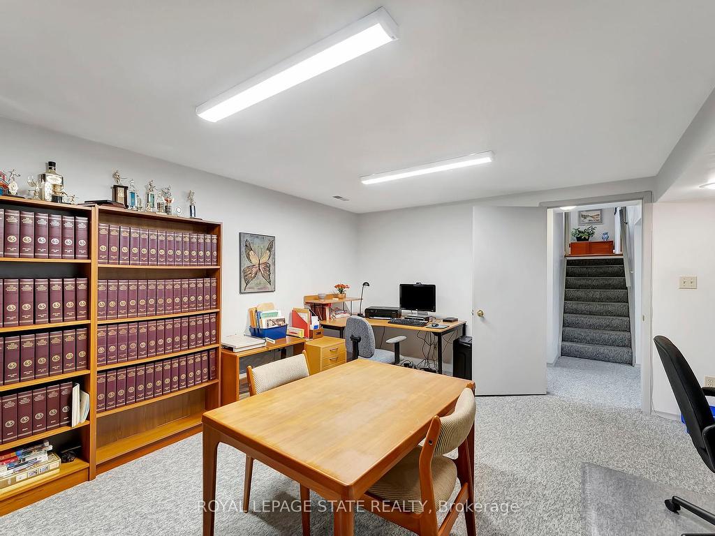 









31


Rialto

Court,
Hamilton,




ON
L9C 5T5

