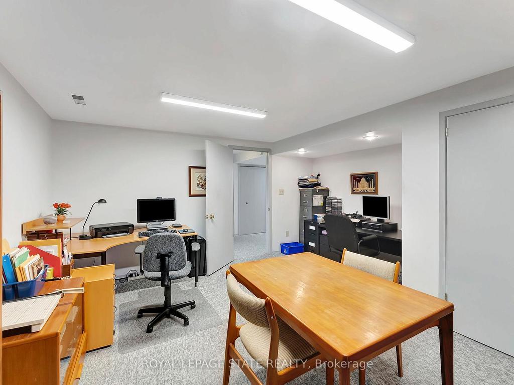 









31


Rialto

Court,
Hamilton,




ON
L9C 5T5

