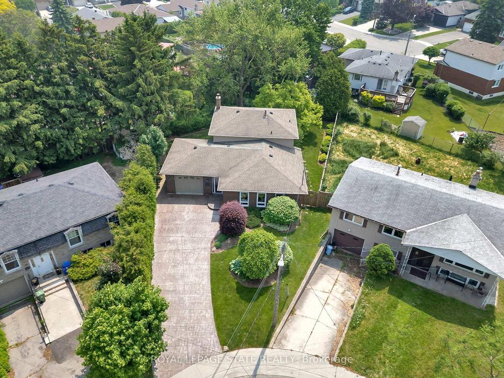 









31


Rialto

Court,
Hamilton,




ON
L9C 5T5

