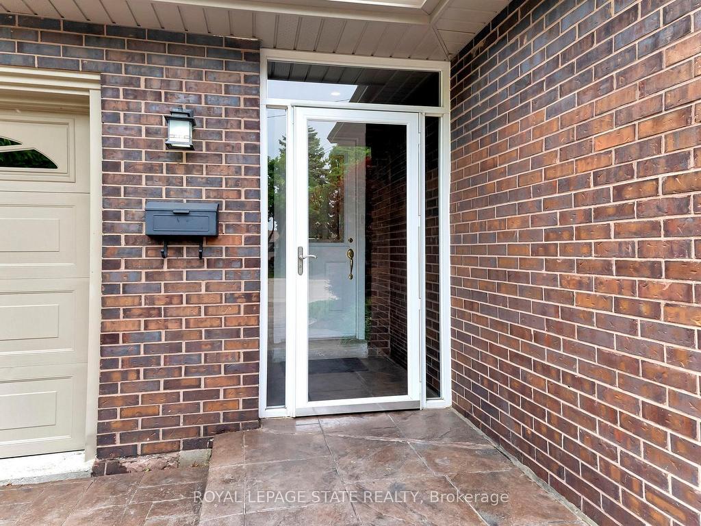 









31


Rialto

Court,
Hamilton,




ON
L9C 5T5

