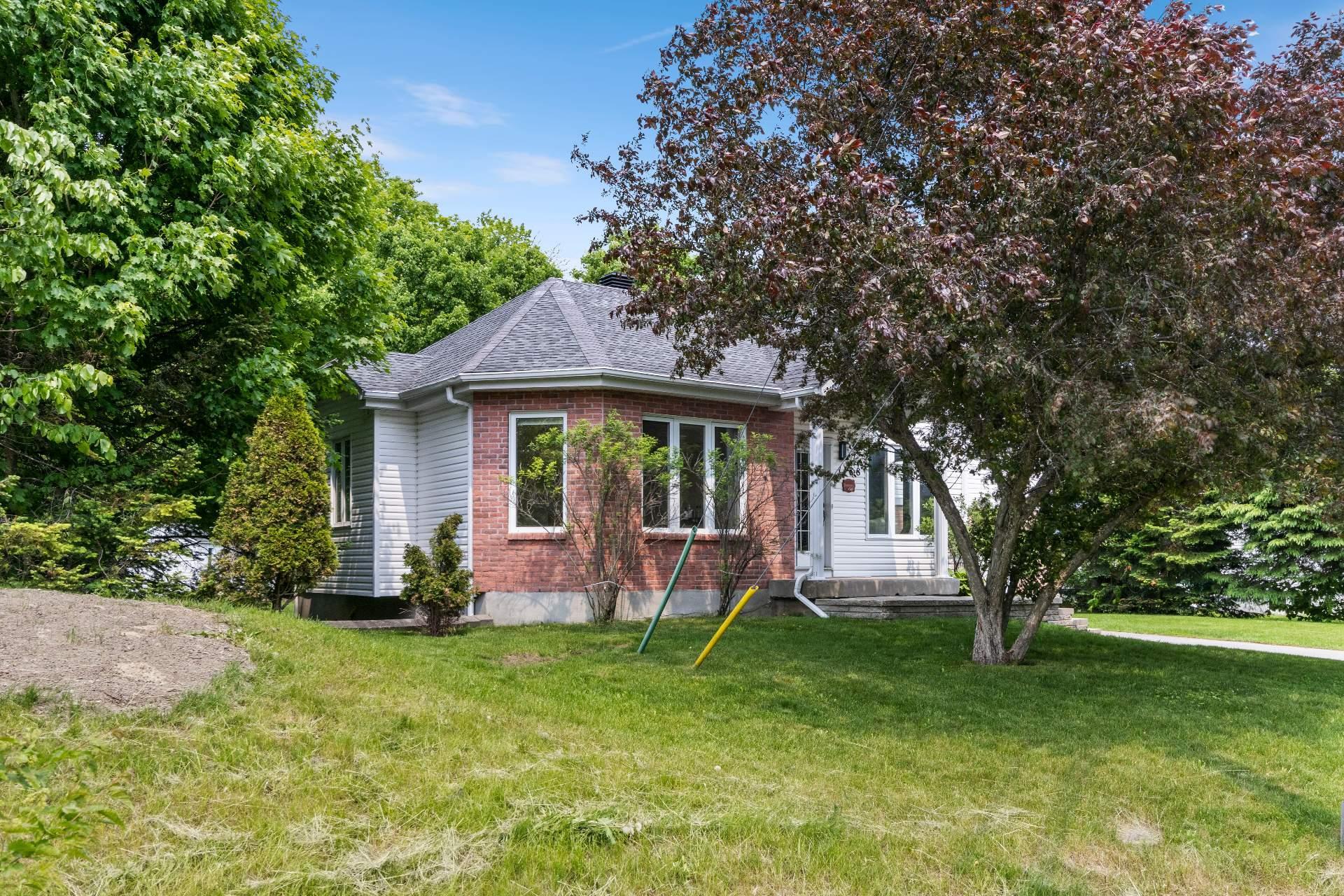 









1188


Rue Nancy

,
Saint-Jérôme,




QC
J5L2P9

