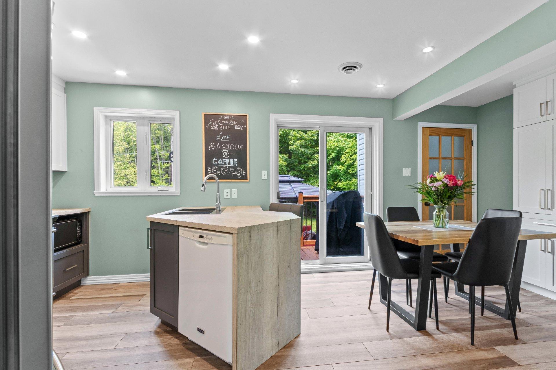 









1188


Rue Nancy

,
Saint-Jérôme,




QC
J5L2P9

