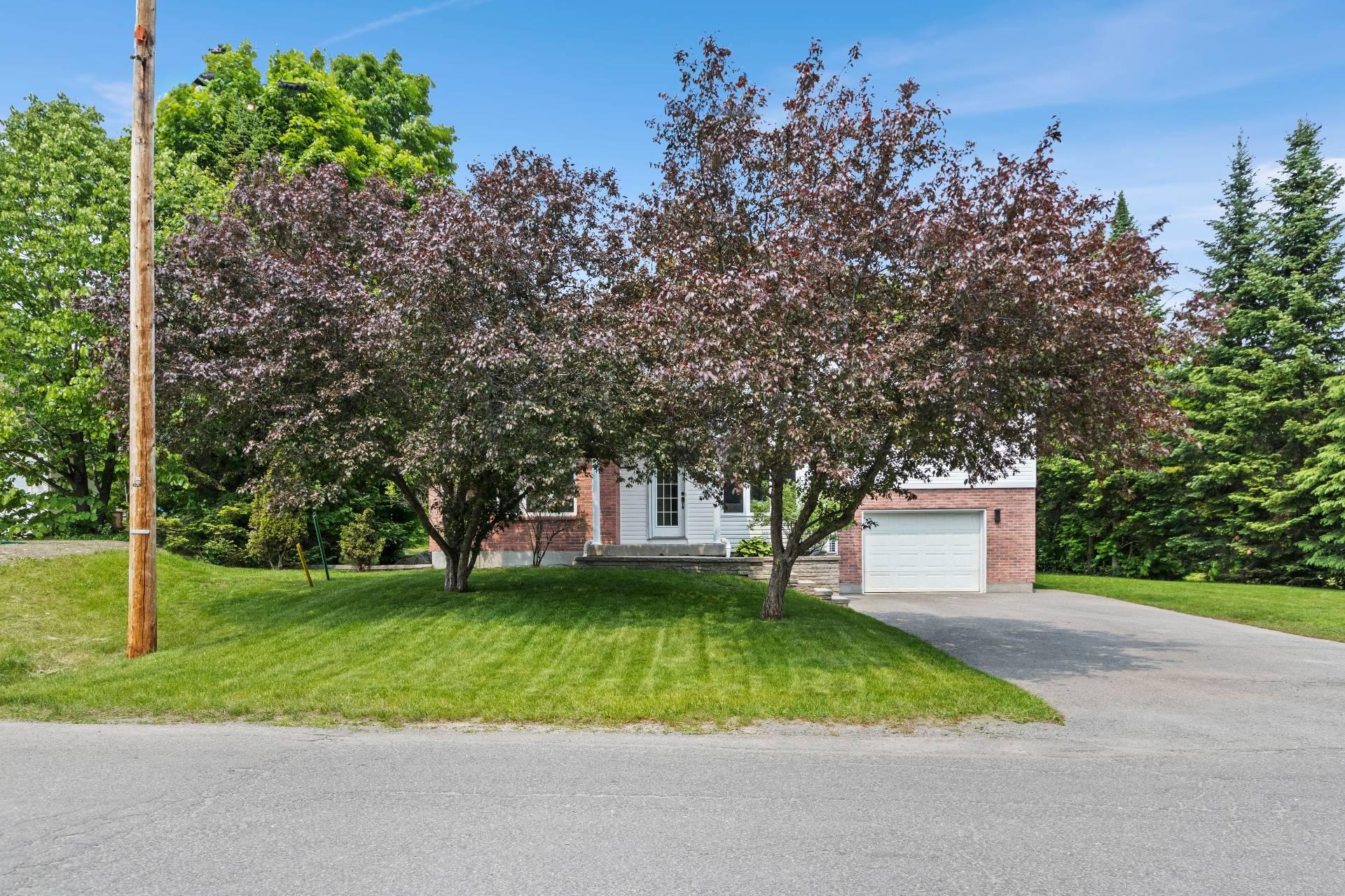 









1188


Rue Nancy

,
Saint-Jérôme,




QC
J5L2P9

