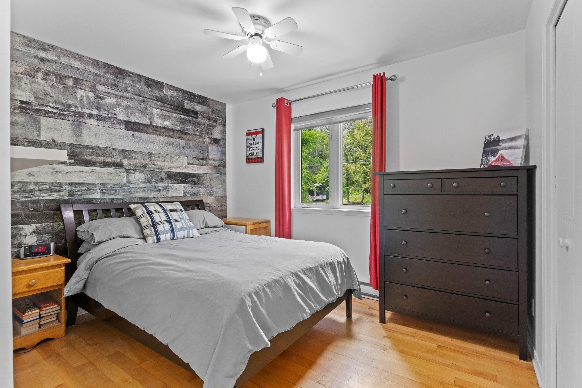 









1188


Rue Nancy

,
Saint-Jérôme,




QC
J5L2P9

