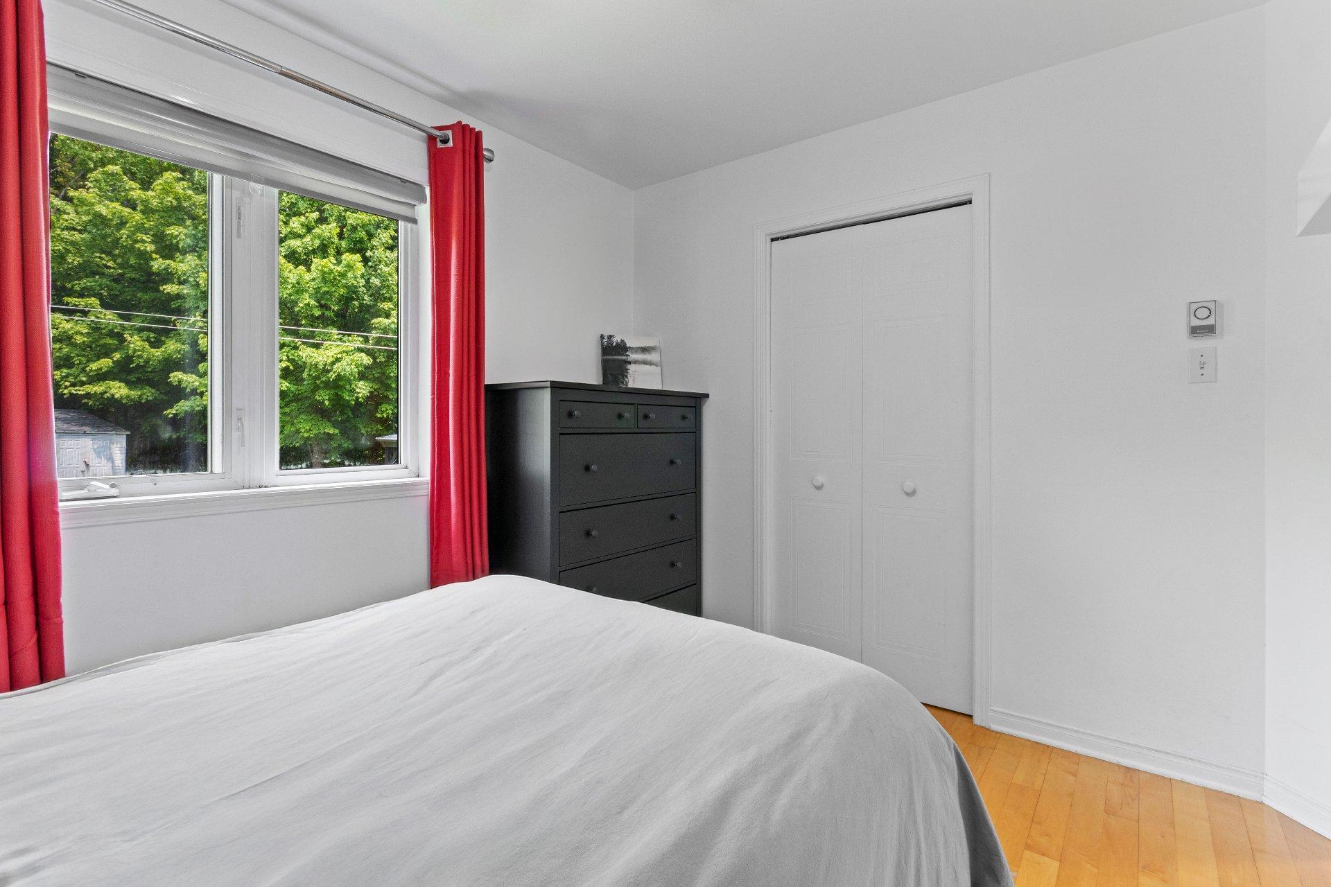 









1188


Rue Nancy

,
Saint-Jérôme,




QC
J5L2P9


