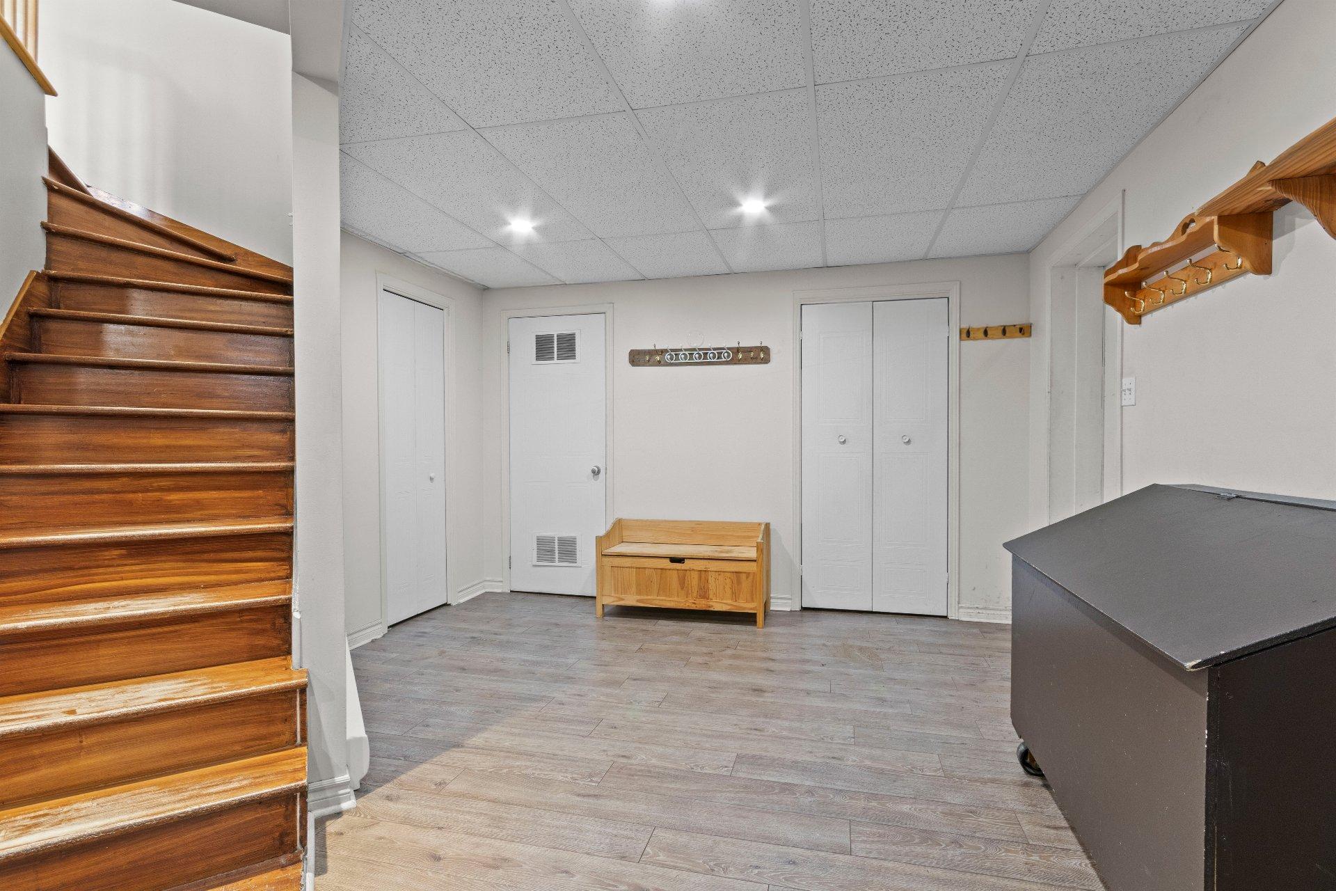 









1188


Rue Nancy

,
Saint-Jérôme,




QC
J5L2P9

