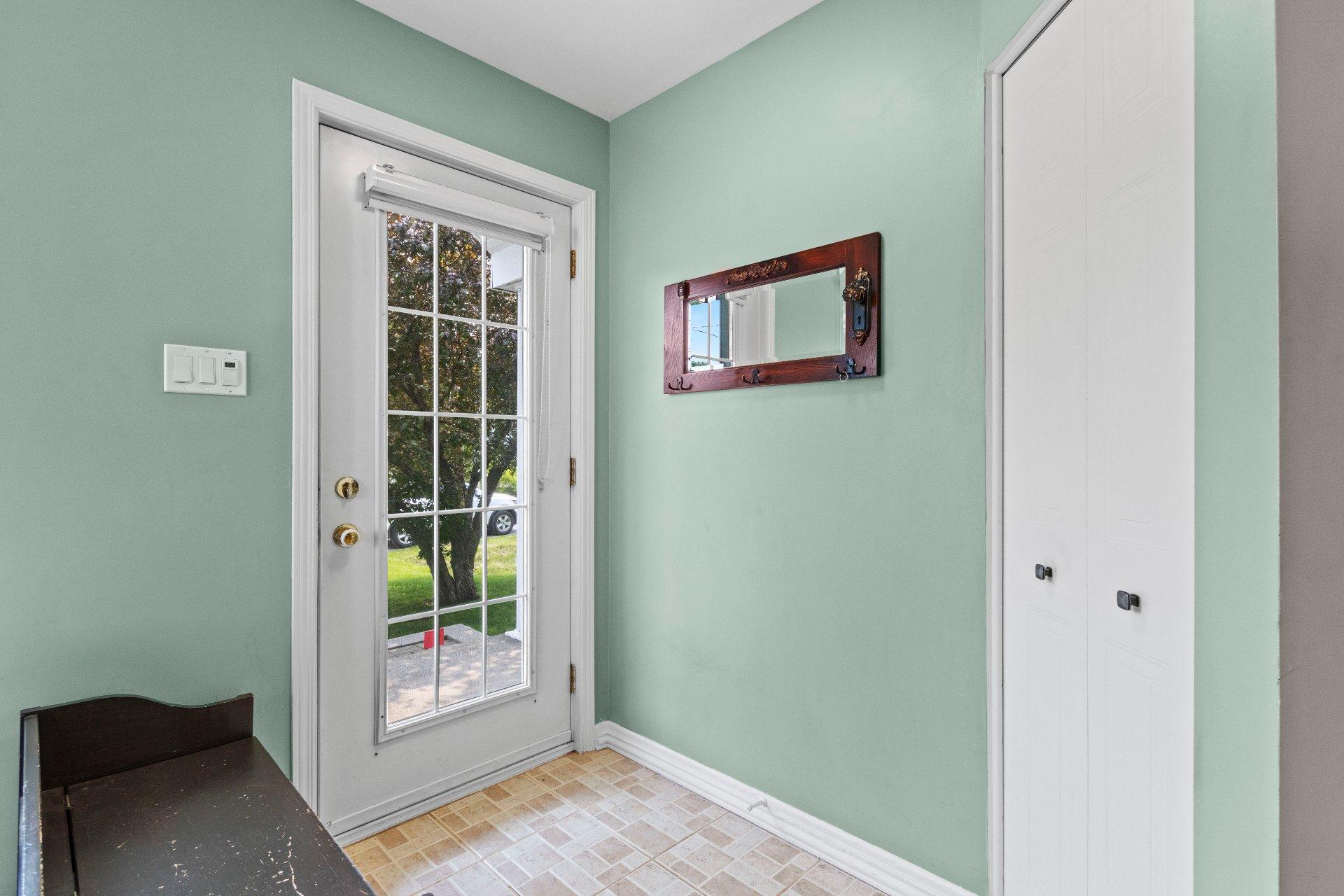 









1188


Rue Nancy

,
Saint-Jérôme,




QC
J5L2P9

