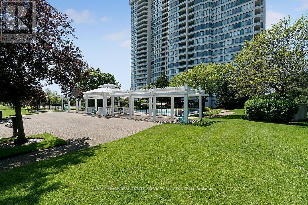 












2407 - 550 WEBB DRIVE

,
Mississauga,




Ontario
L5B3Y4

