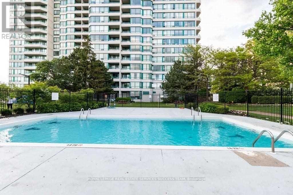 












2407 - 550 WEBB DRIVE

,
Mississauga,




Ontario
L5B3Y4

