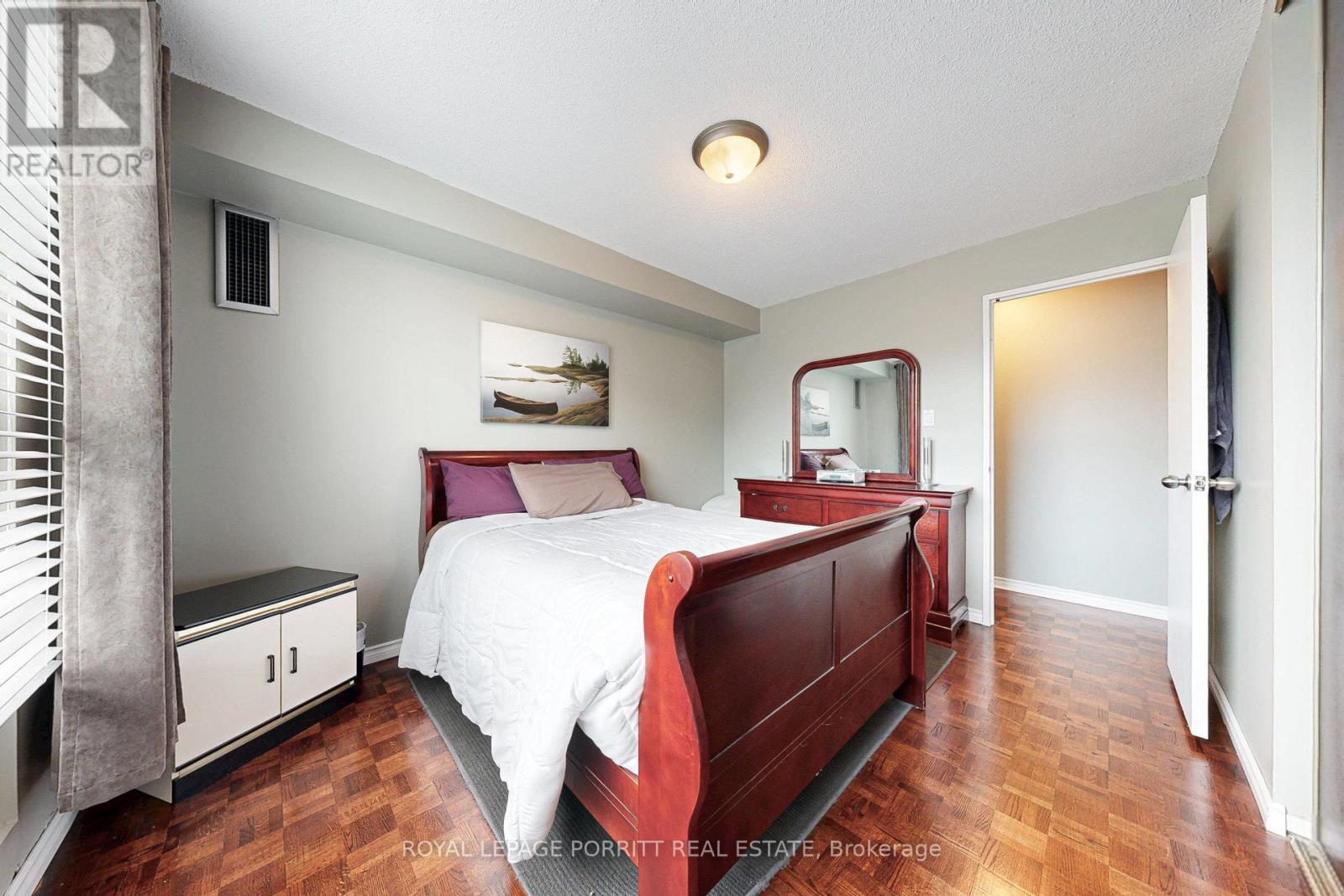 












201 - 1535 LAKESHORE ROAD E

,
Mississauga,




Ontario
L5E3E2

