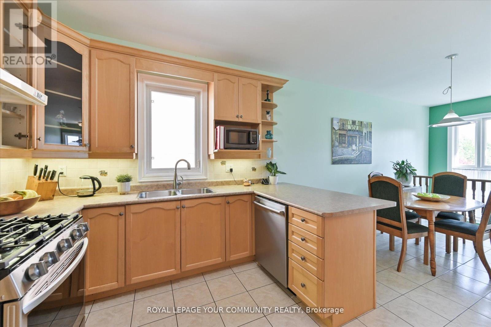 












38 BRASS DRIVE

,
Richmond Hill,




Ontario
L4E4T3

