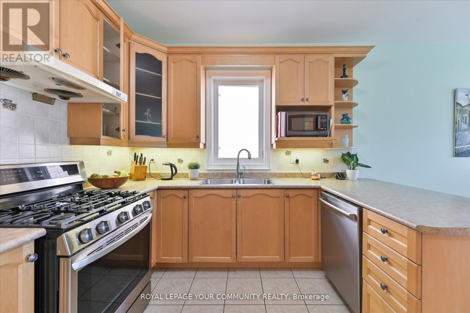 












38 BRASS DRIVE

,
Richmond Hill,




Ontario
L4E4T3

