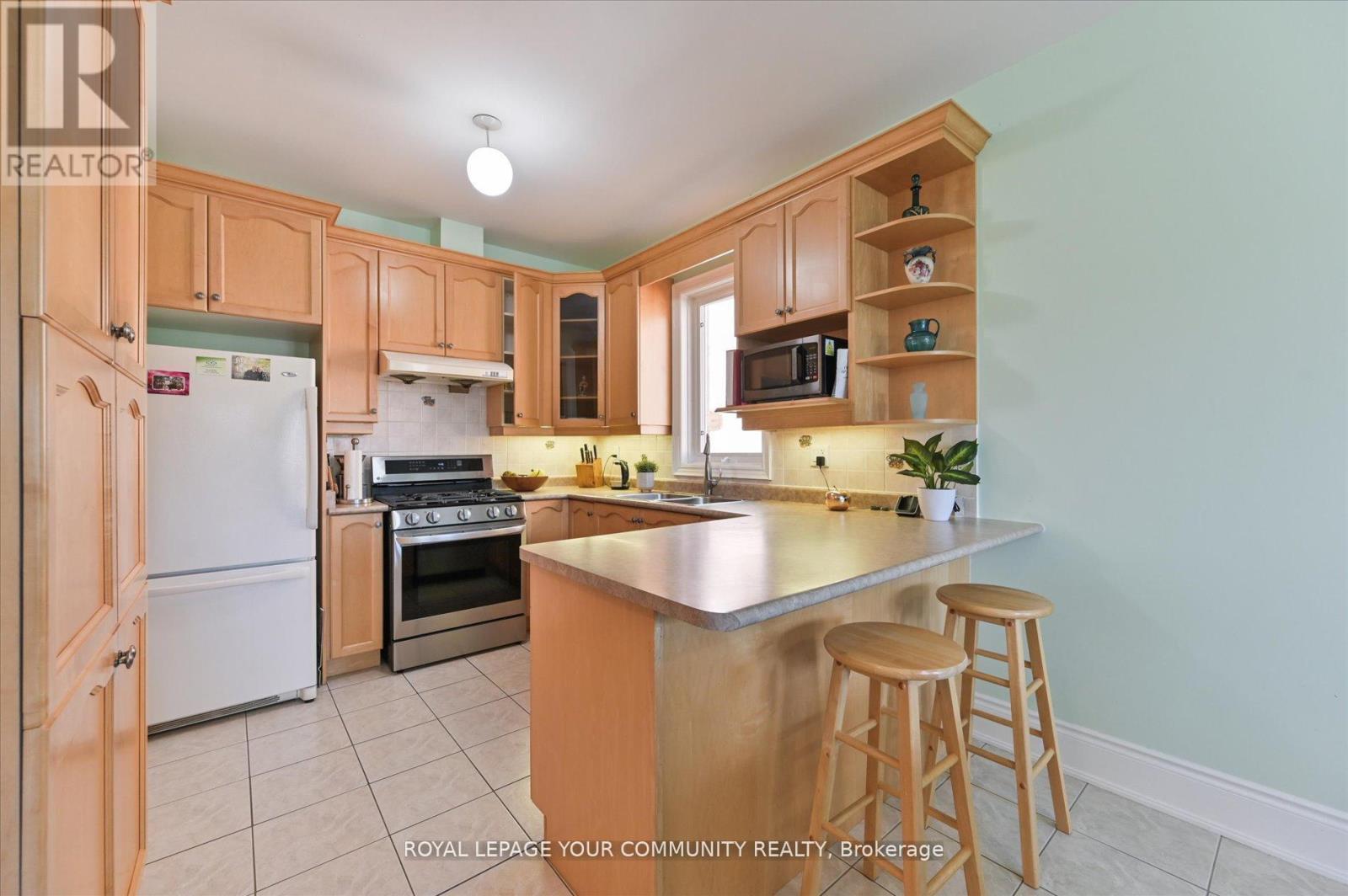 












38 BRASS DRIVE

,
Richmond Hill,




Ontario
L4E4T3

