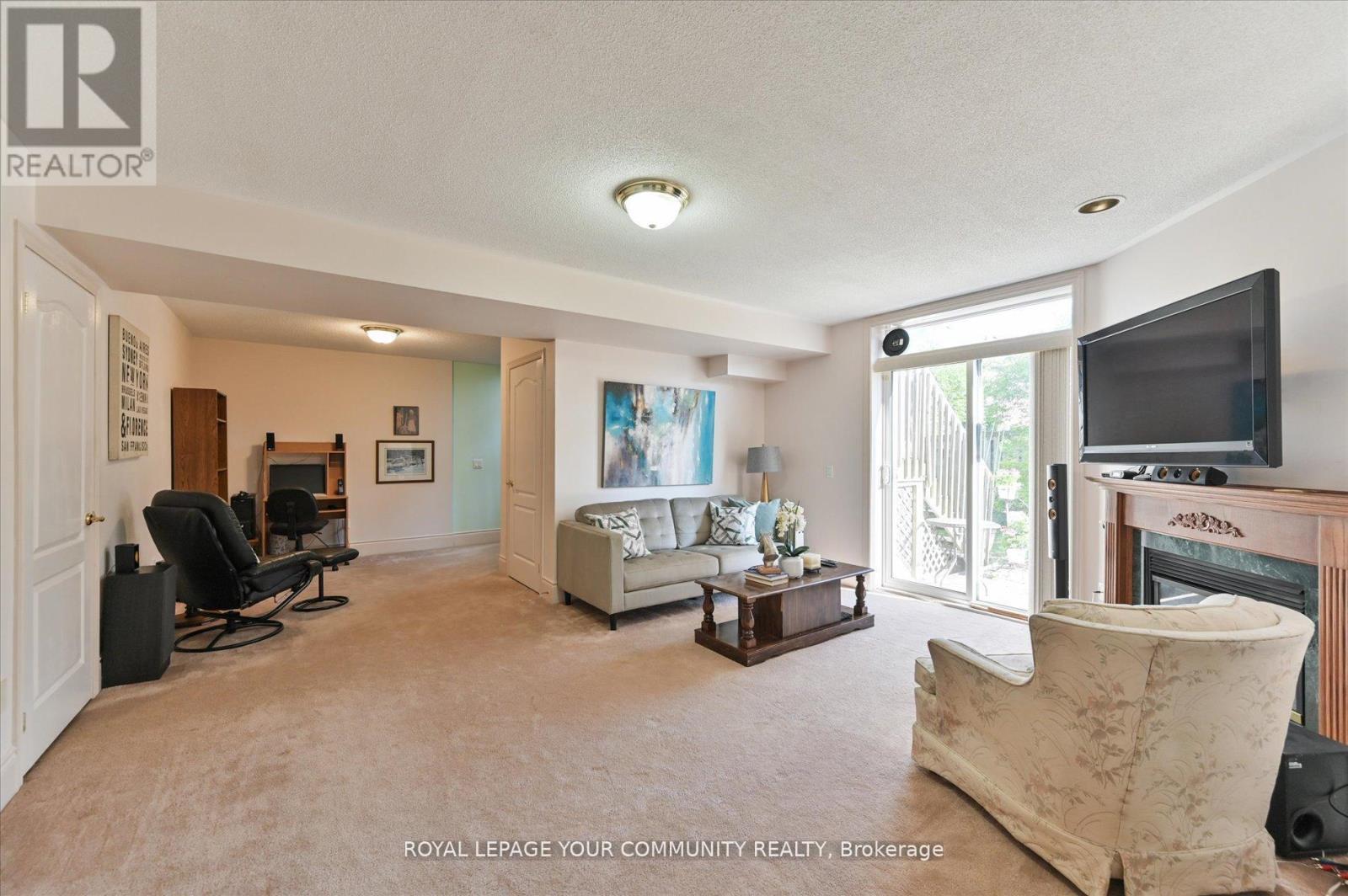 












38 BRASS DRIVE

,
Richmond Hill,




Ontario
L4E4T3

