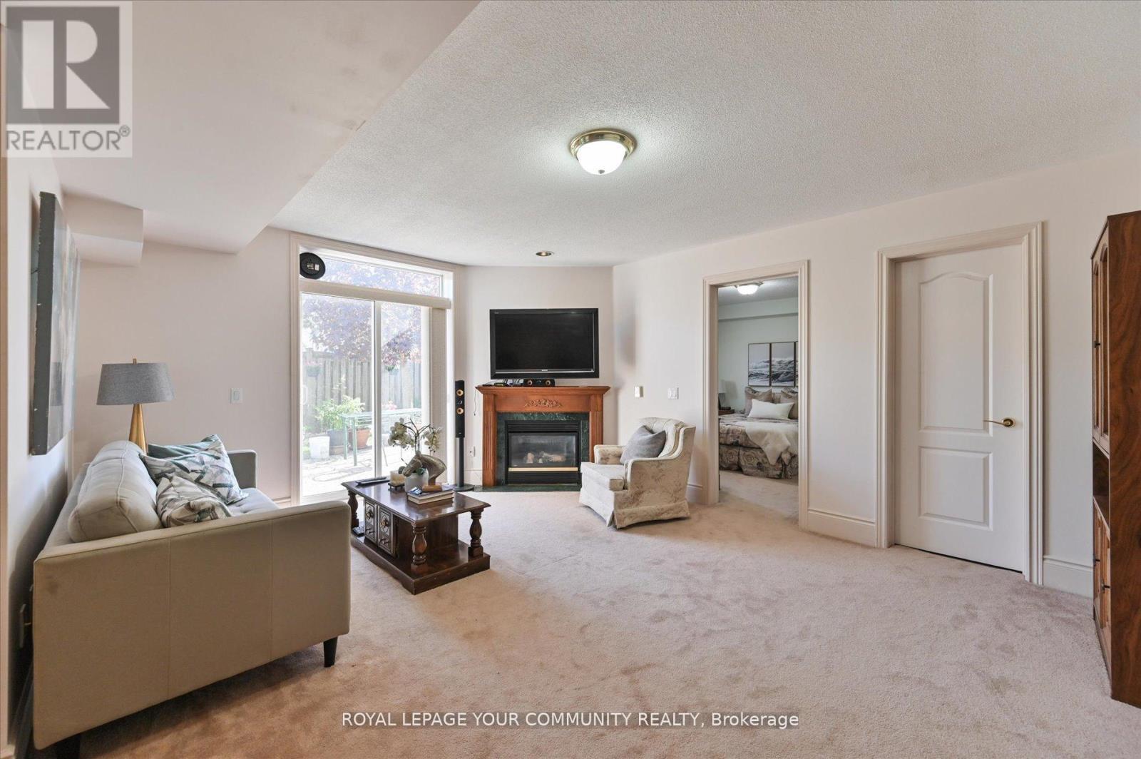 












38 BRASS DRIVE

,
Richmond Hill,




Ontario
L4E4T3

