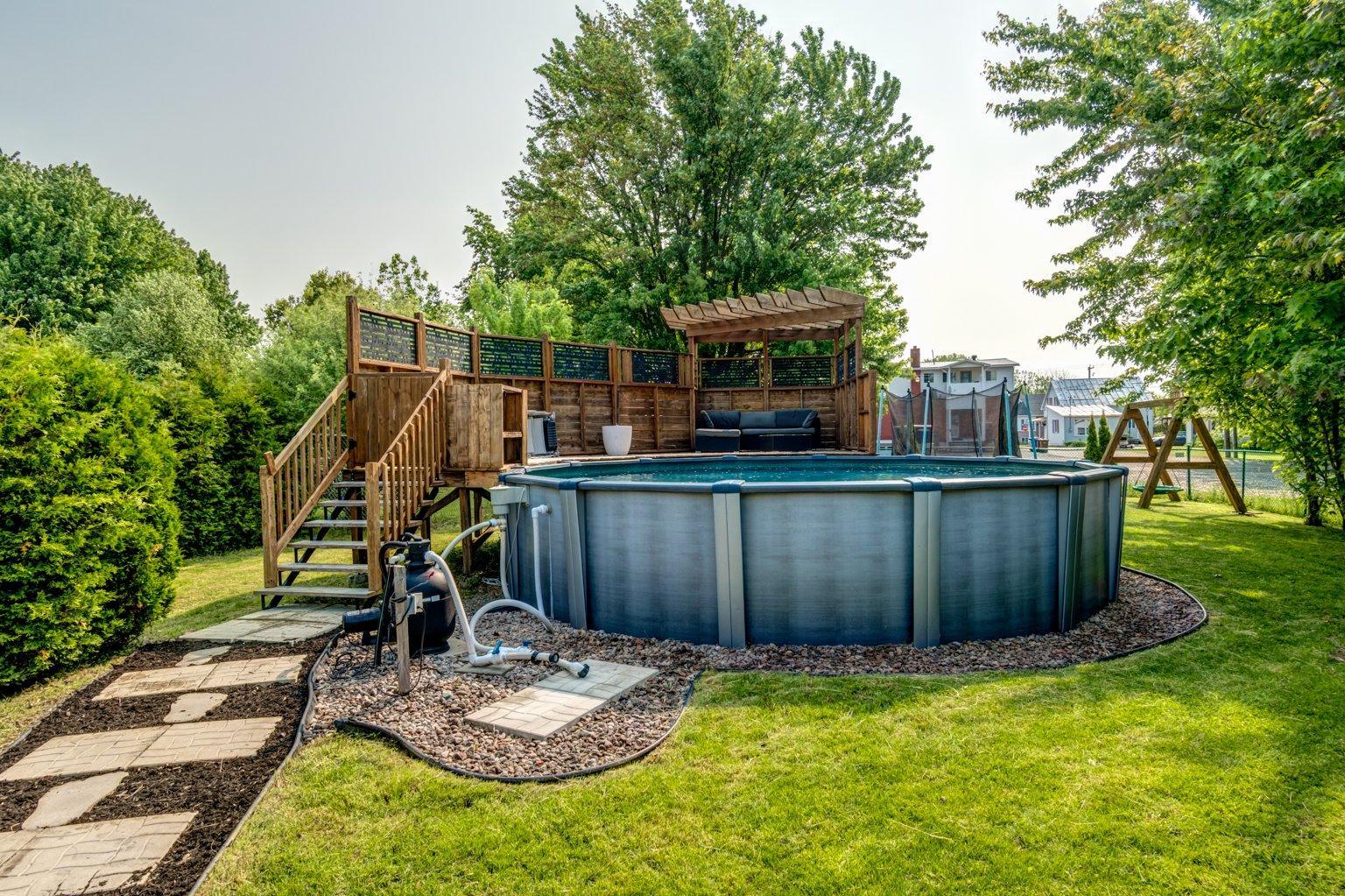 









106


Rue St-Michel

,
Yamaska,




QC
J0G1W0

