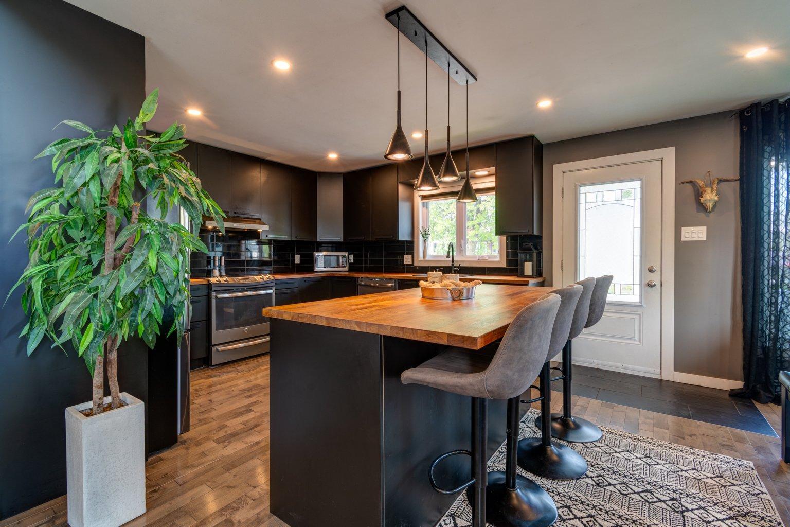 









106


Rue St-Michel

,
Yamaska,




QC
J0G1W0

