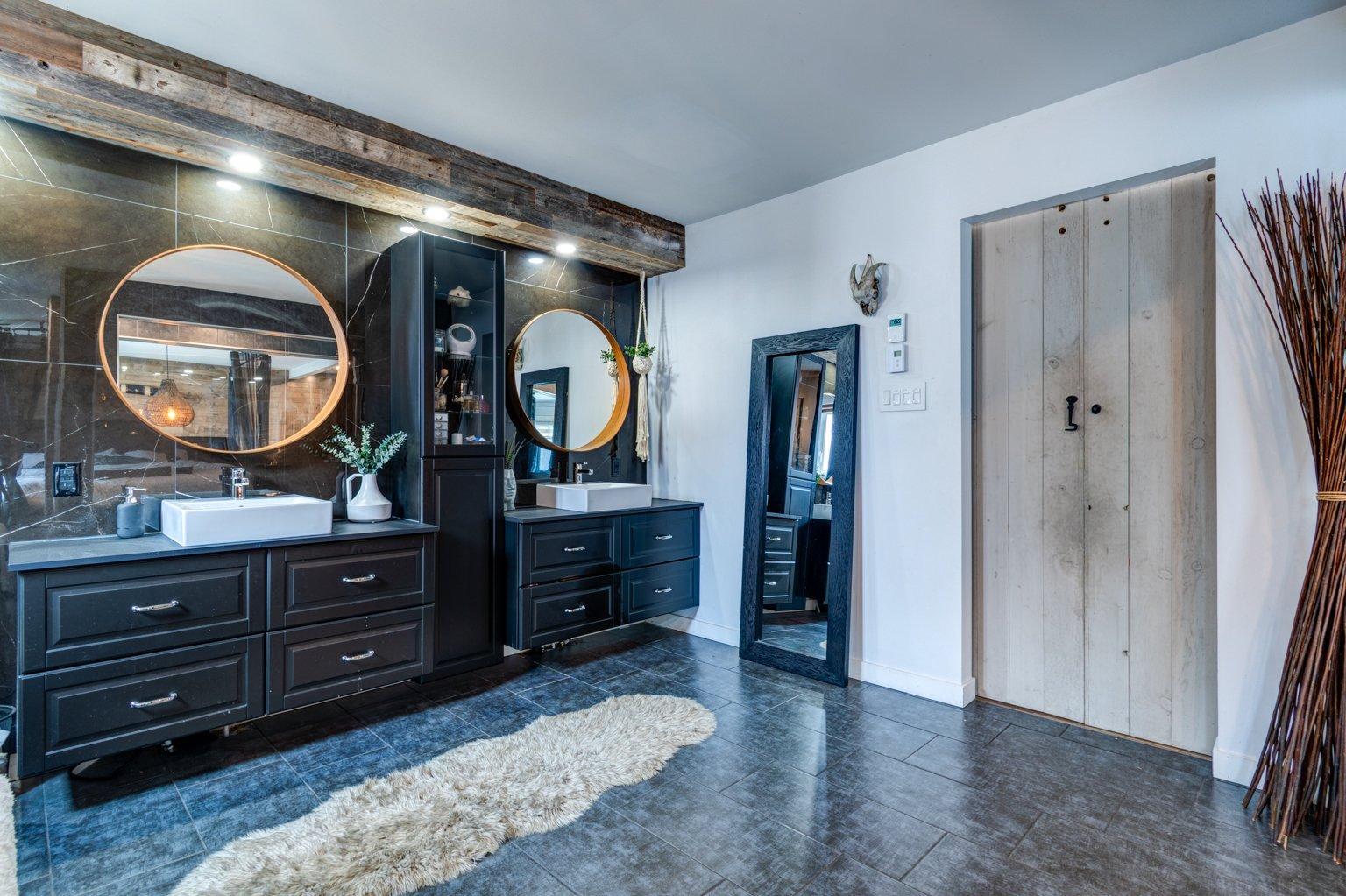 









106


Rue St-Michel

,
Yamaska,




QC
J0G1W0

