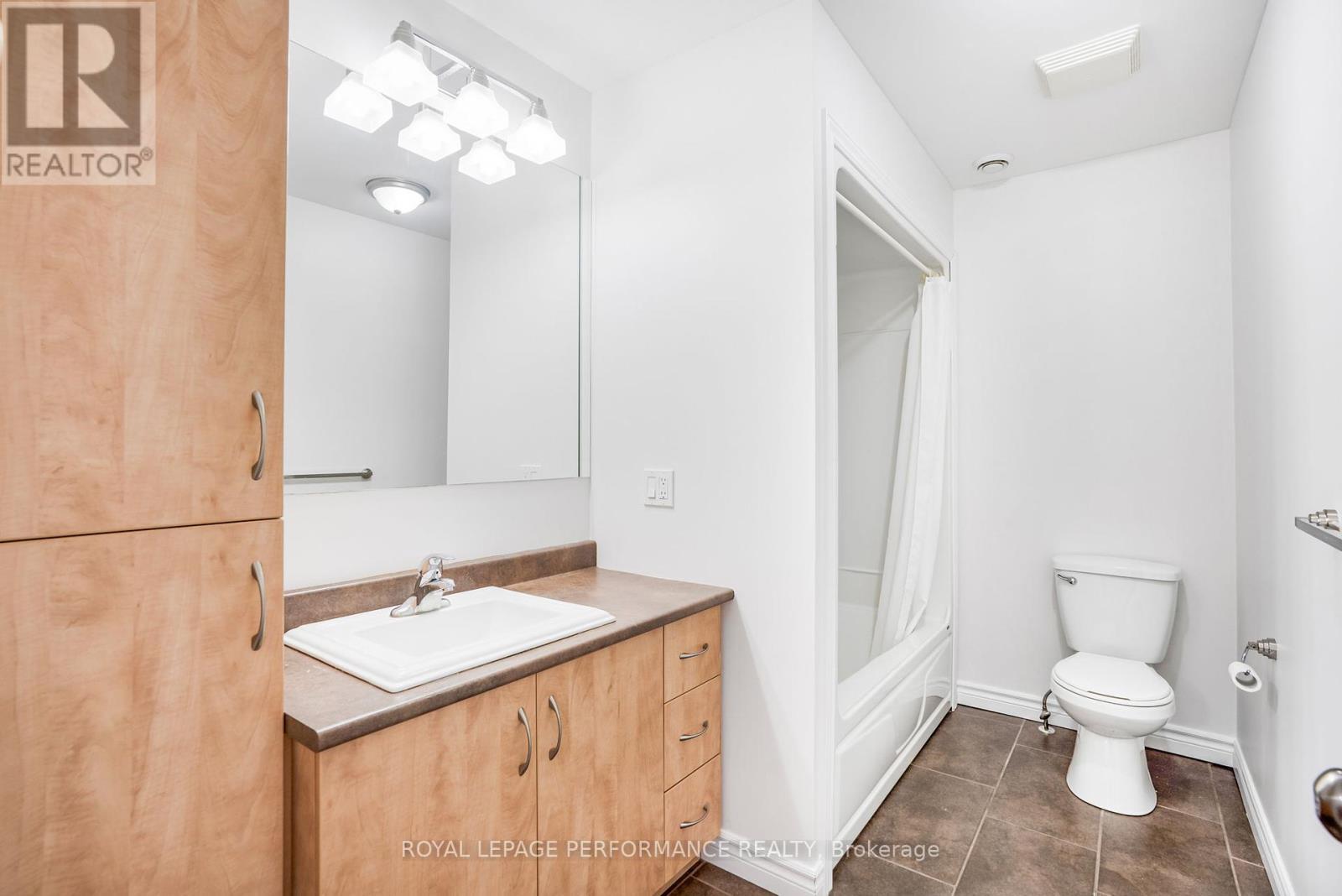 












207 - 665 NELSON STREET W

,
Hawkesbury,




Ontario
K6A0A3

