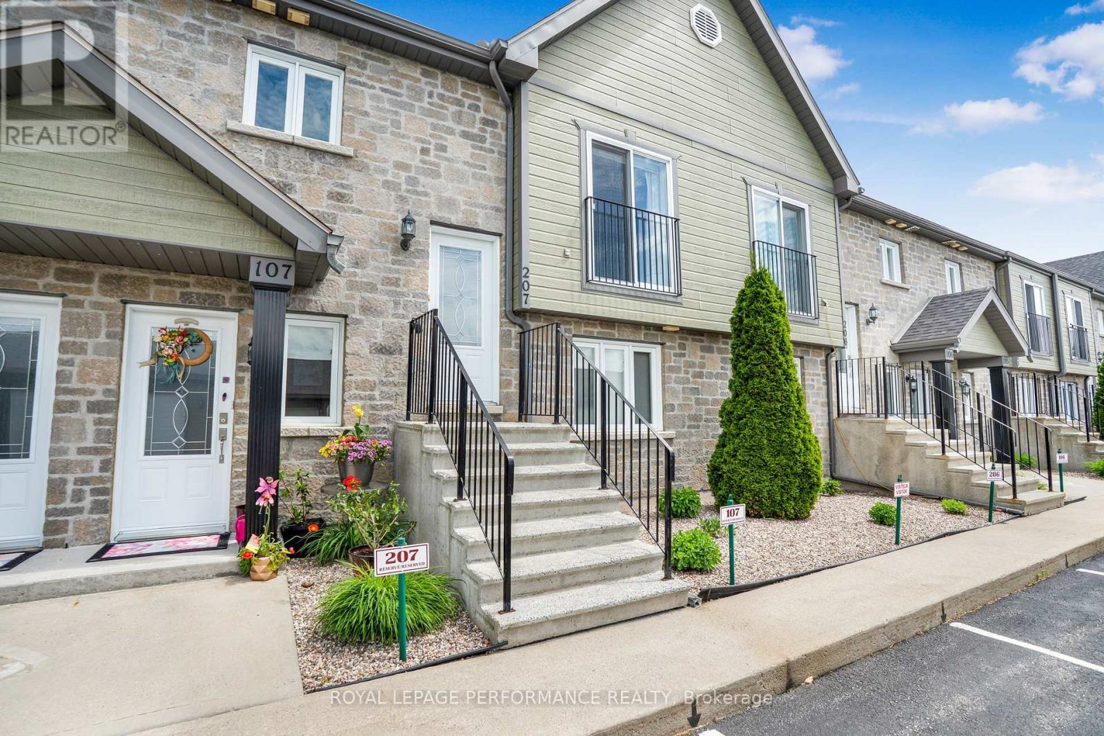 












207 - 665 NELSON STREET W

,
Hawkesbury,




Ontario
K6A0A3

