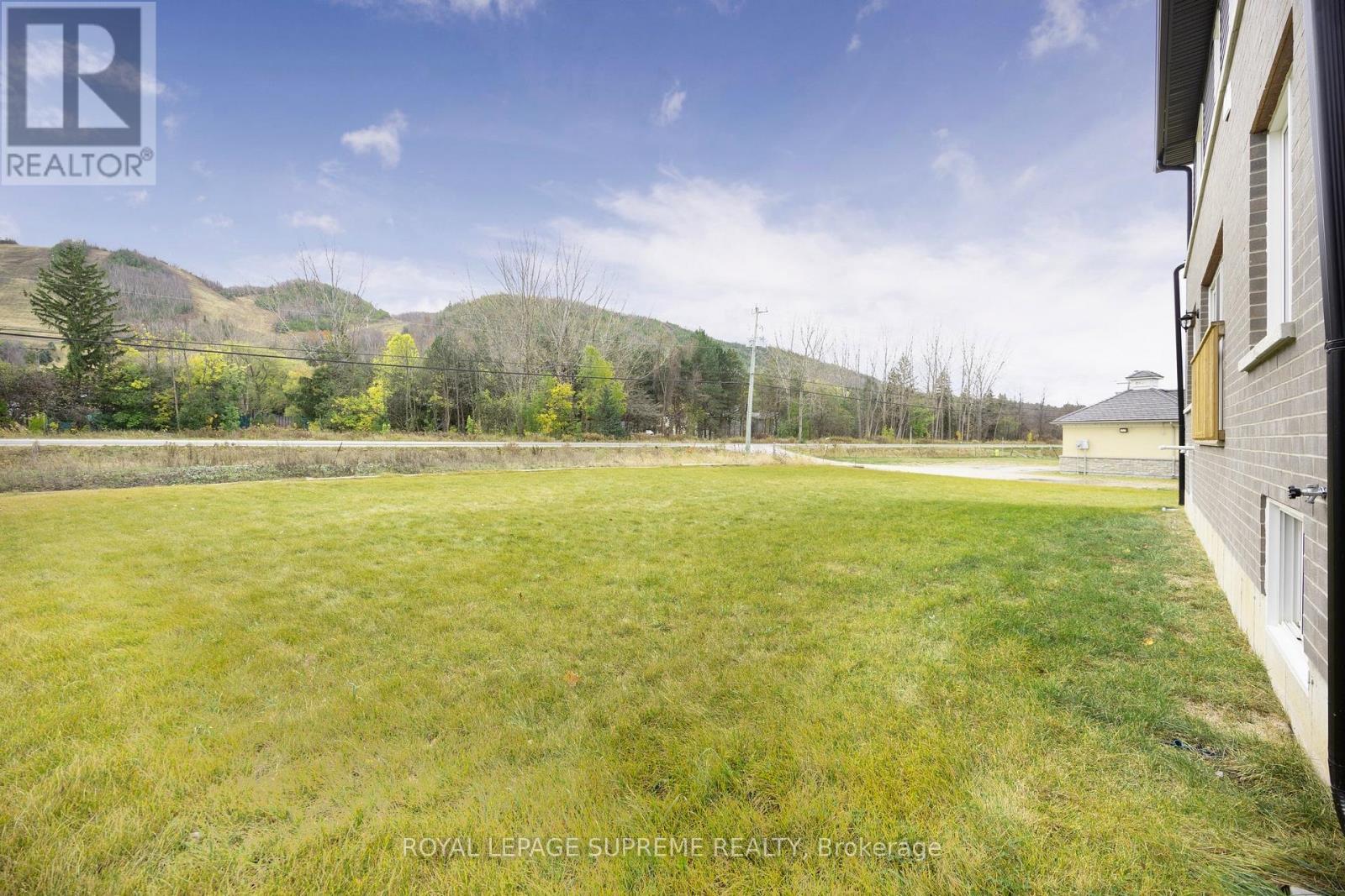 












101 SEBASTIAN STREET

,
Blue Mountains,




Ontario
N0H1J0

