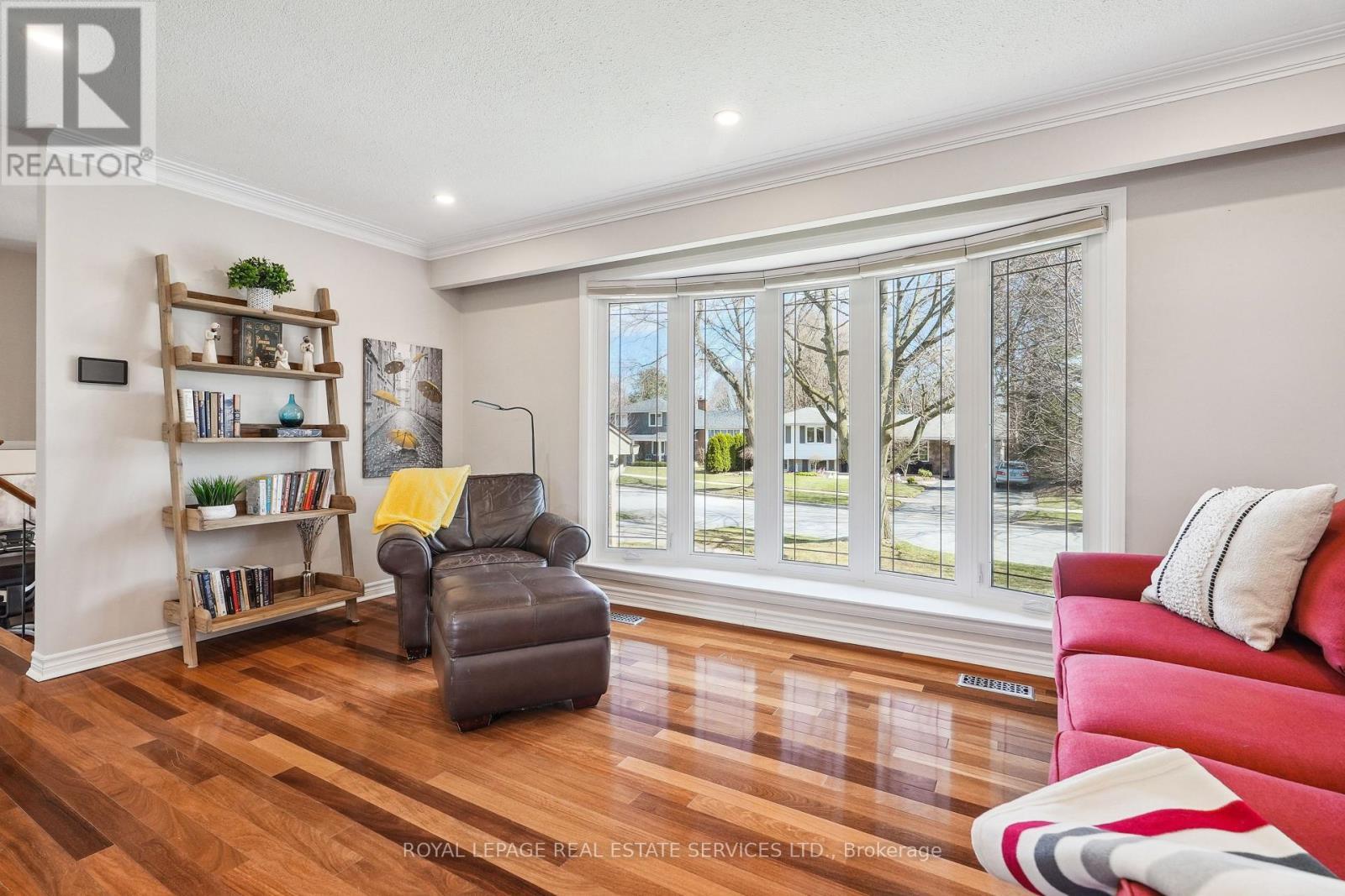 












602 ROSEDALE CRESCENT

,
Burlington,




Ontario
L7N2T1

