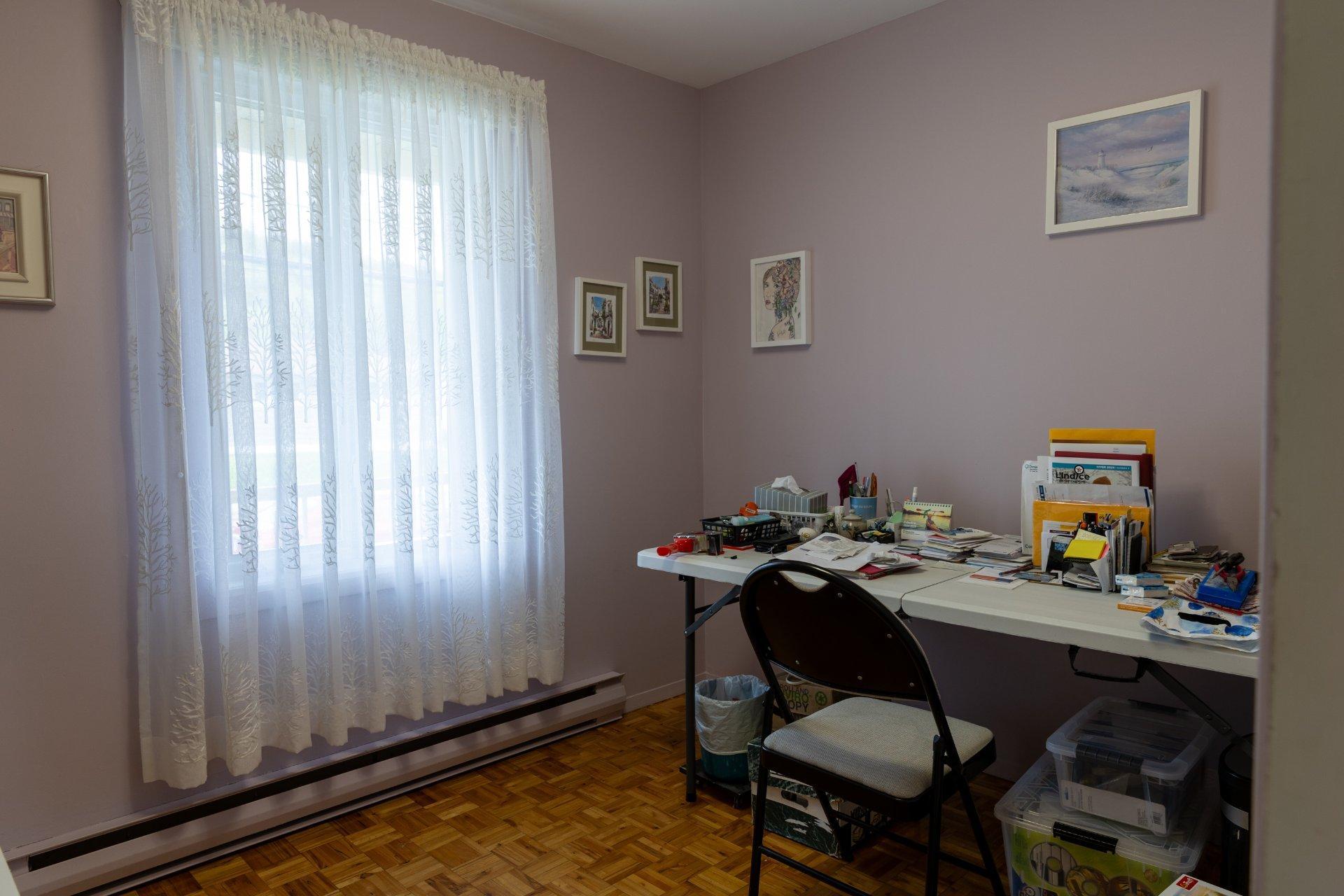 









2842


Av. de la Montagne

,
Shawinigan,




QC
G9N6K3

