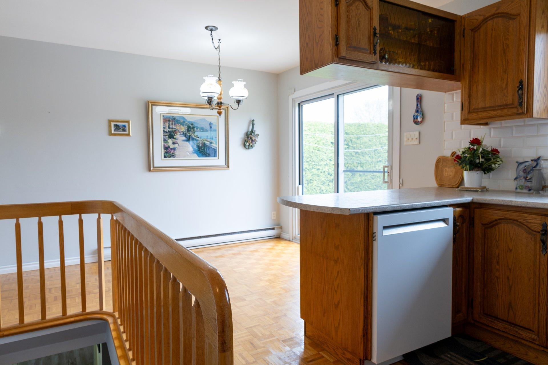 









2842


Av. de la Montagne

,
Shawinigan,




QC
G9N6K3

