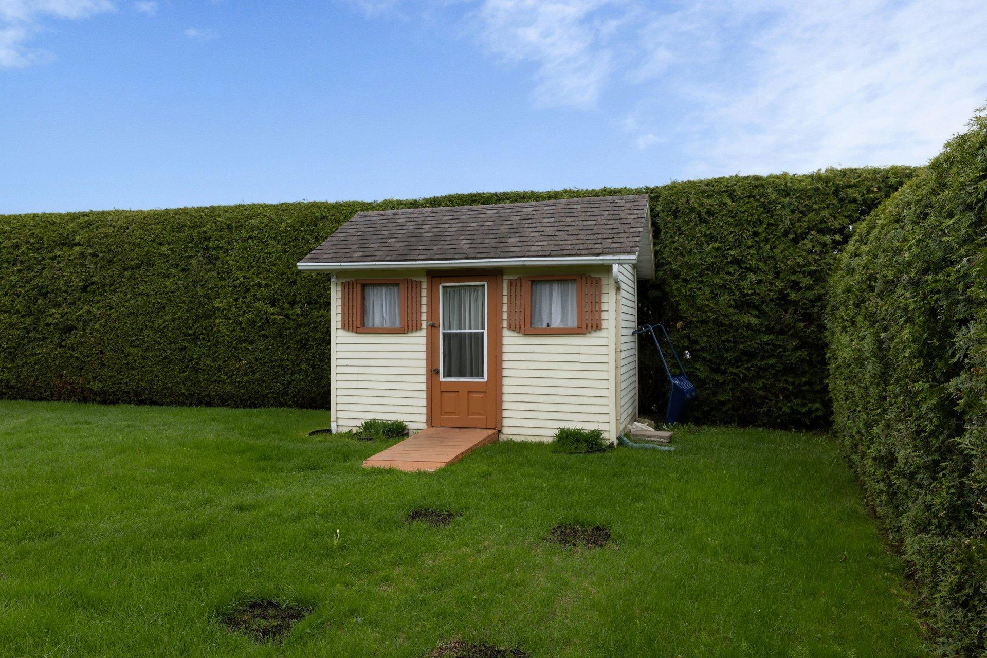 









2842


Av. de la Montagne

,
Shawinigan,




QC
G9N6K3

