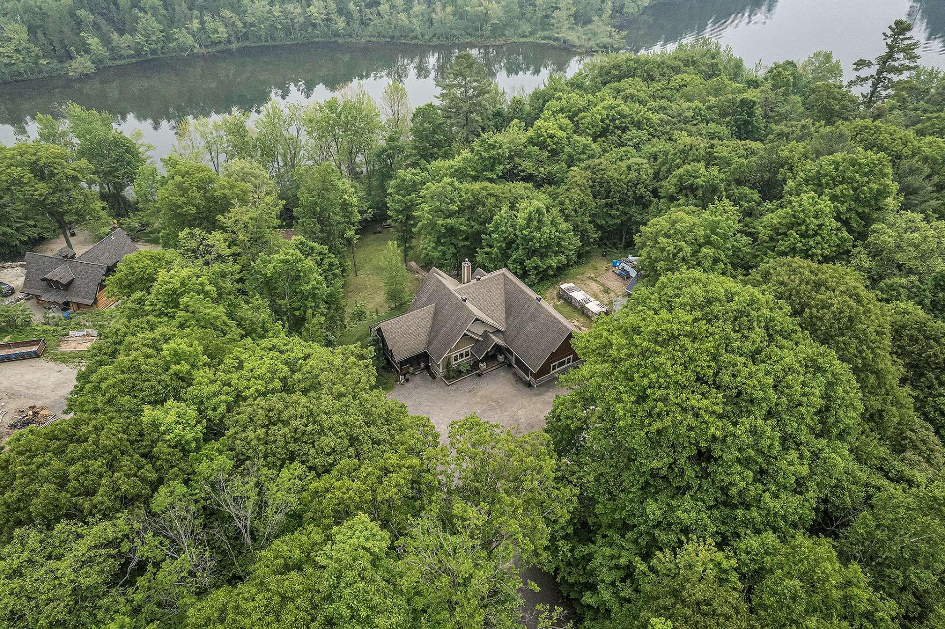









52


Ch. Watson

,
Val-des-Monts,




QC
J8N5A9

