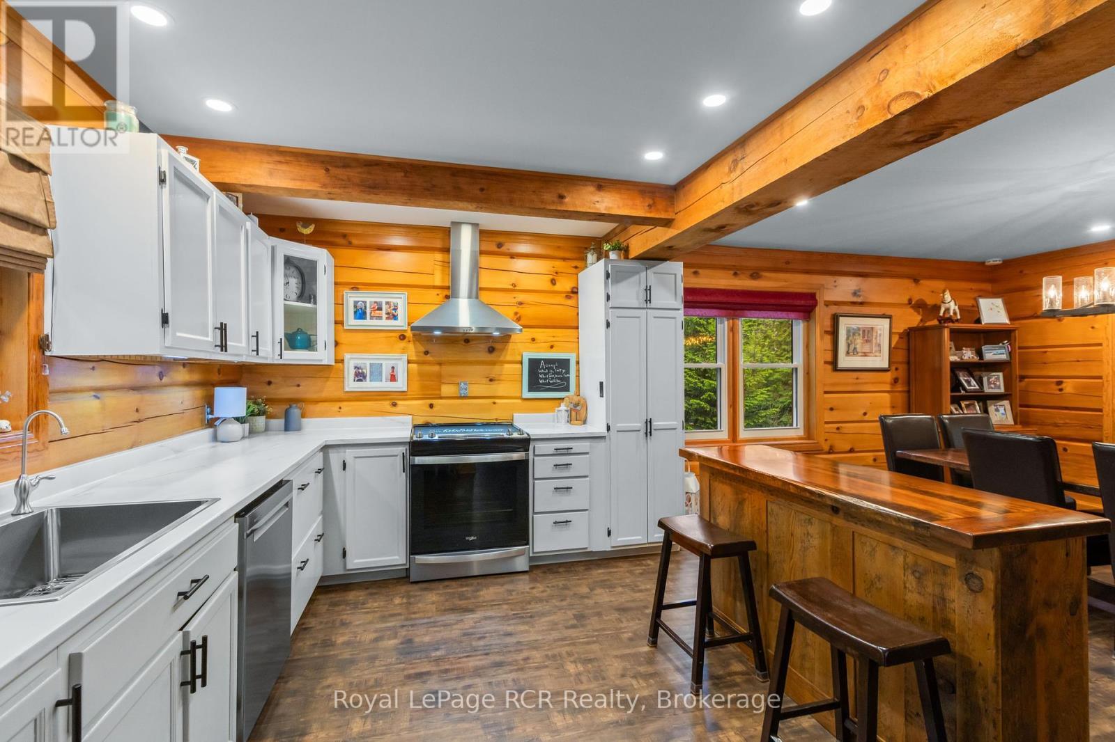 












625 MALLORY BEACH ROAD

,
South Bruce Peninsula,




Ontario
N0H2T0

