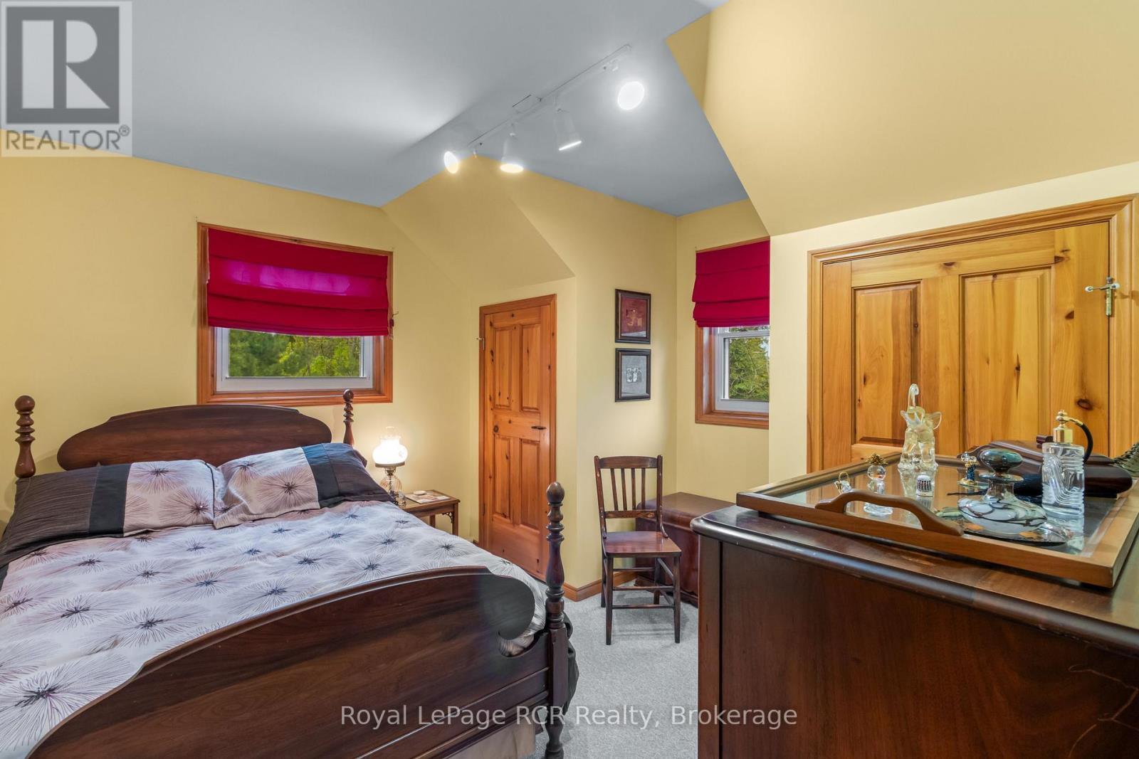 












625 MALLORY BEACH ROAD

,
South Bruce Peninsula,




Ontario
N0H2T0

