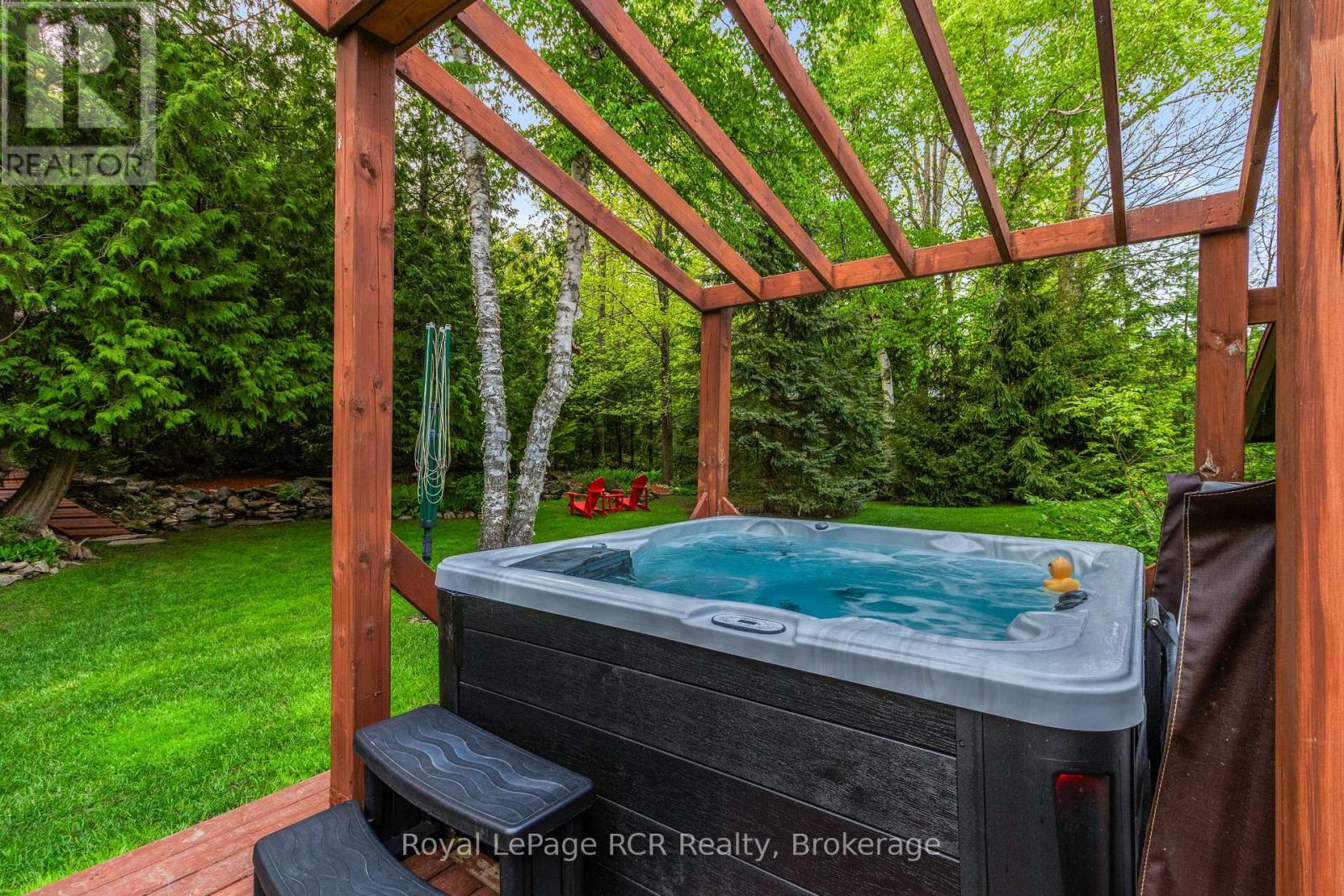 












625 MALLORY BEACH ROAD

,
South Bruce Peninsula,




Ontario
N0H2T0

