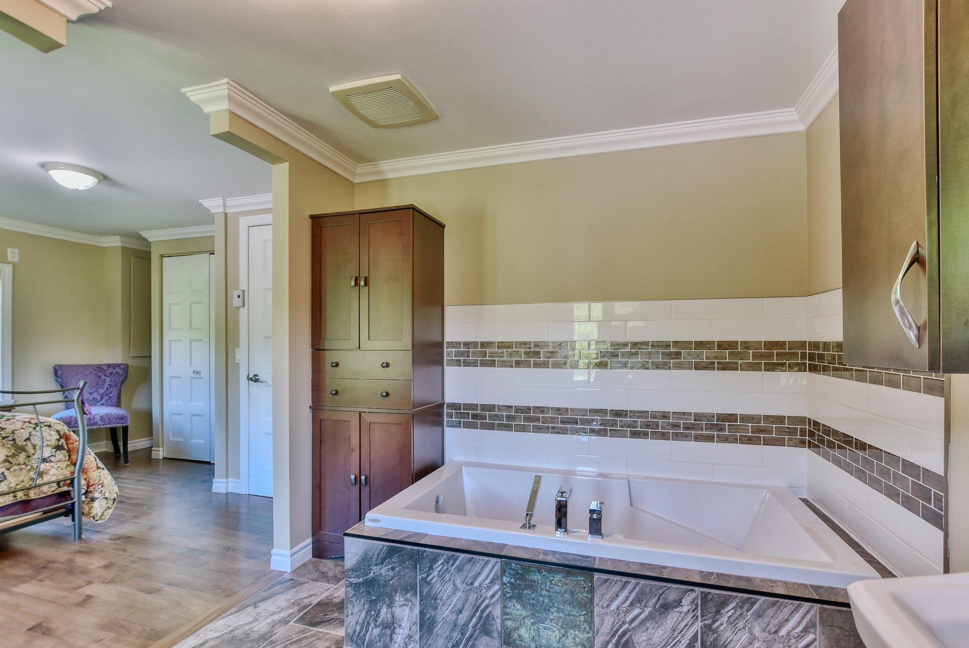 









14


Rue Duperré

,
Brownsburg-Chatham,




QC
J8G1S5

