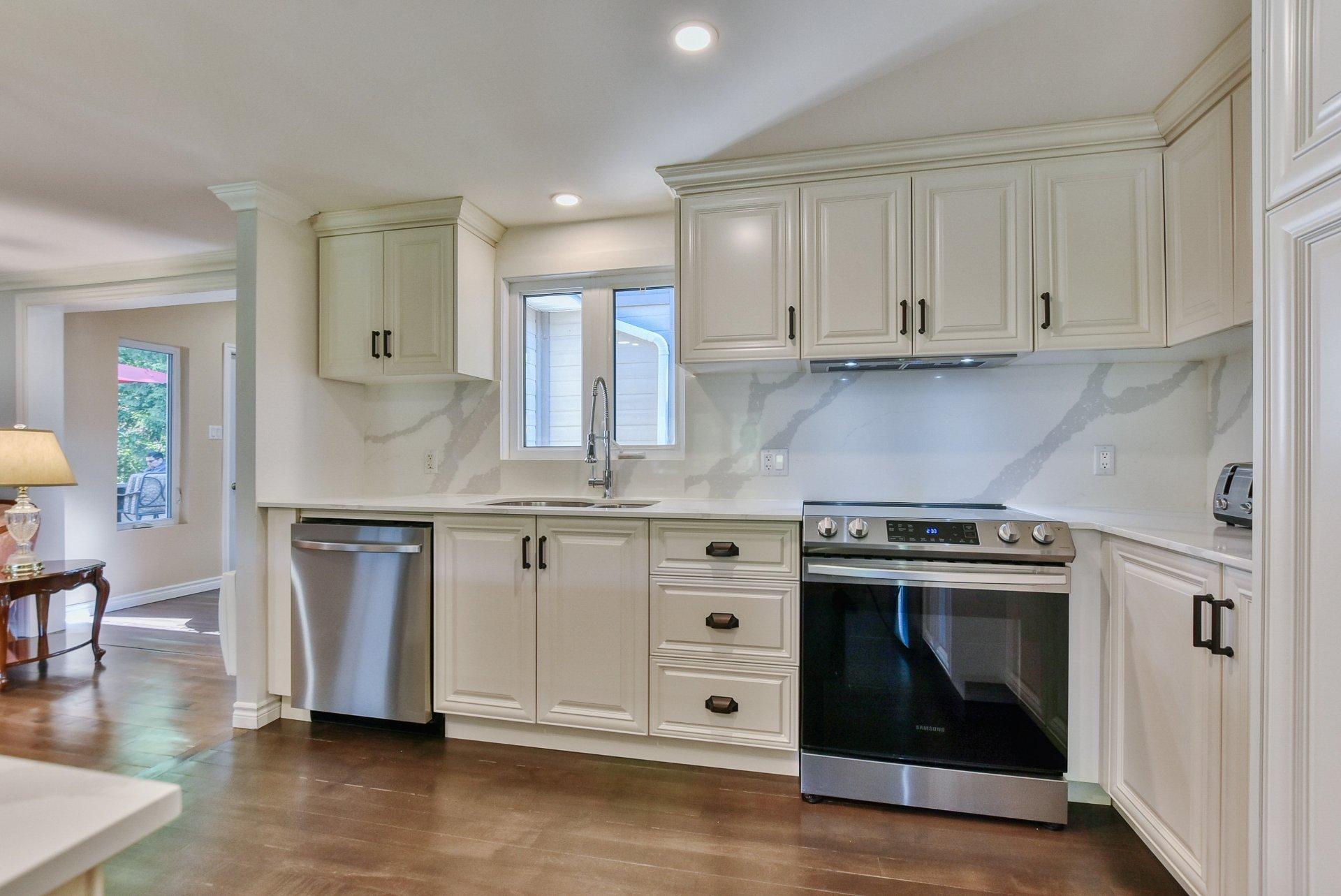 









14


Rue Duperré

,
Brownsburg-Chatham,




QC
J8G1S5


