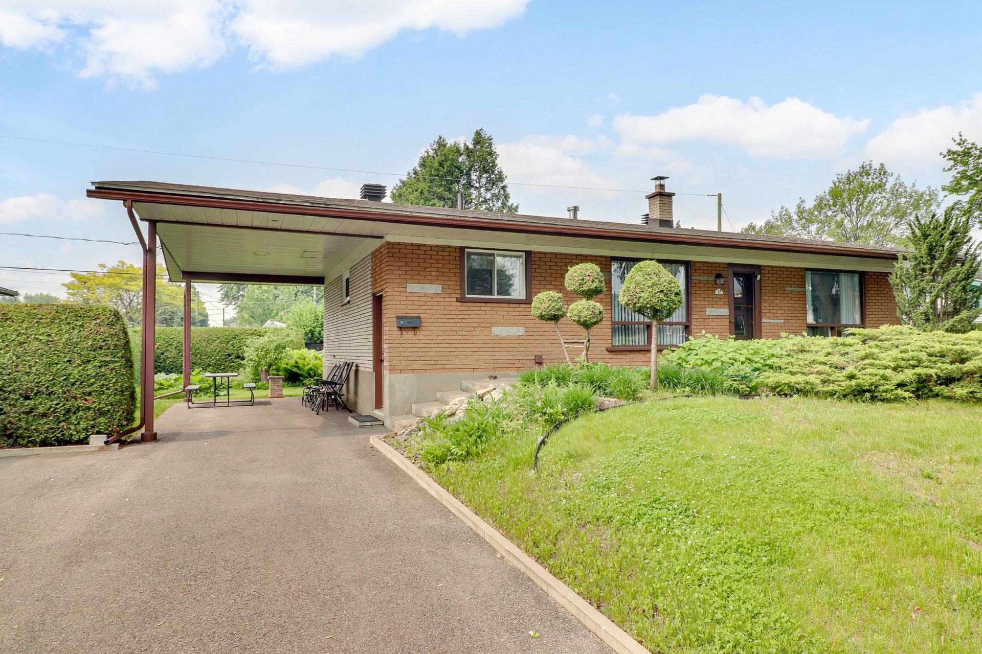 









77


Rue LaSalle

,
Repentigny (Repentigny),




QC
J6A4V4

