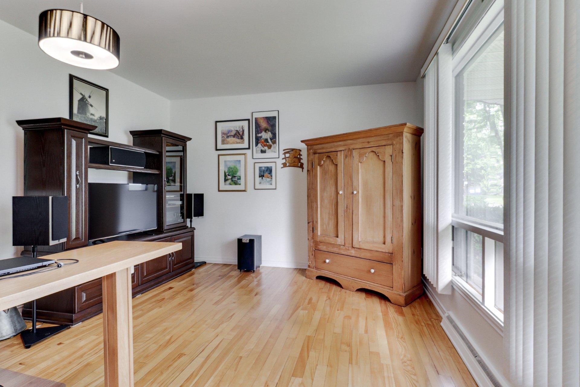 









77


Rue LaSalle

,
Repentigny (Repentigny),




QC
J6A4V4

