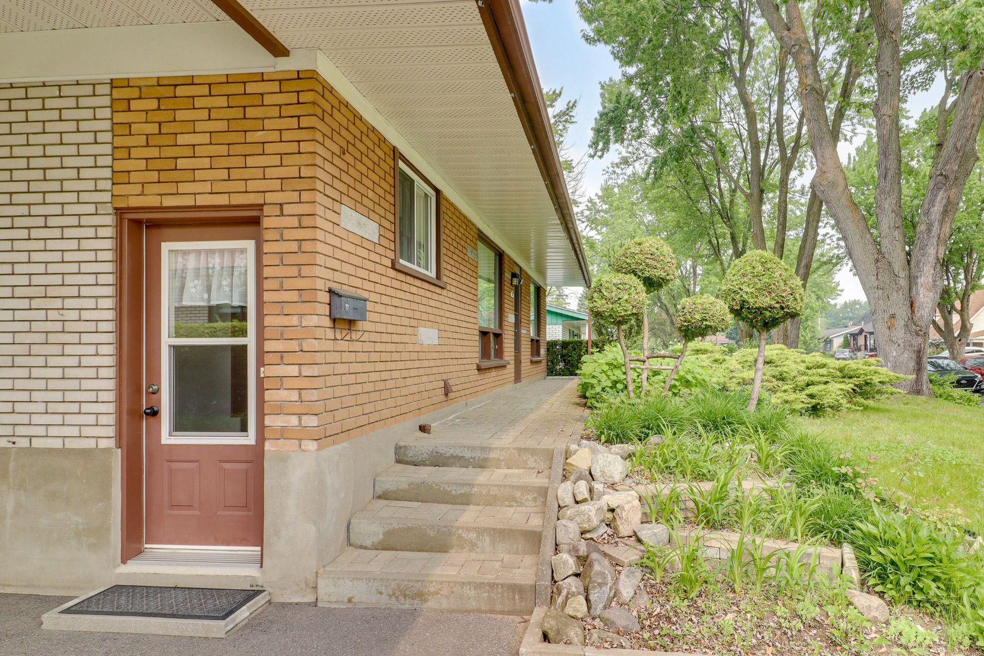 









77


Rue LaSalle

,
Repentigny (Repentigny),




QC
J6A4V4

