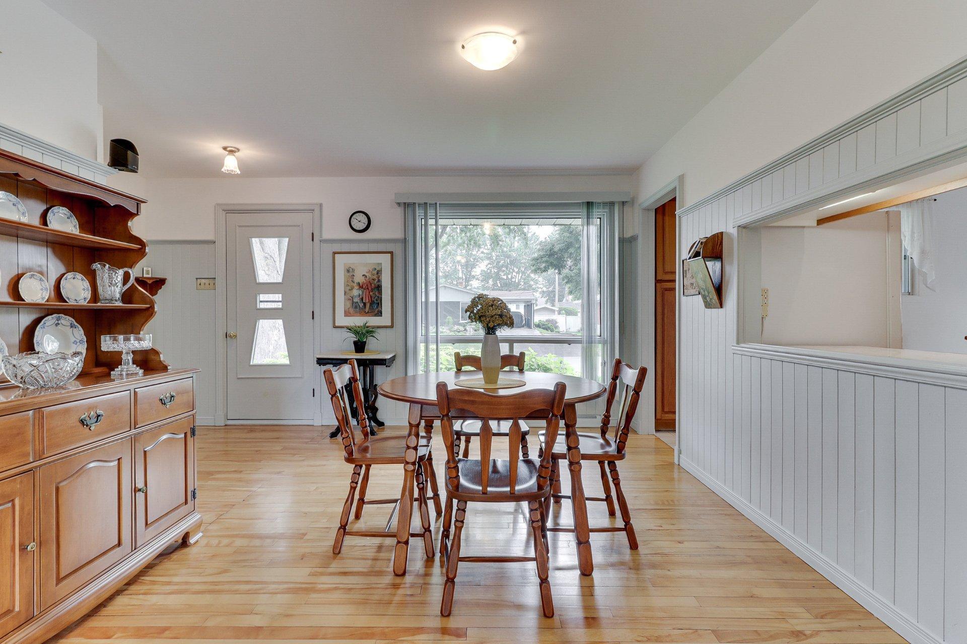 









77


Rue LaSalle

,
Repentigny (Repentigny),




QC
J6A4V4

