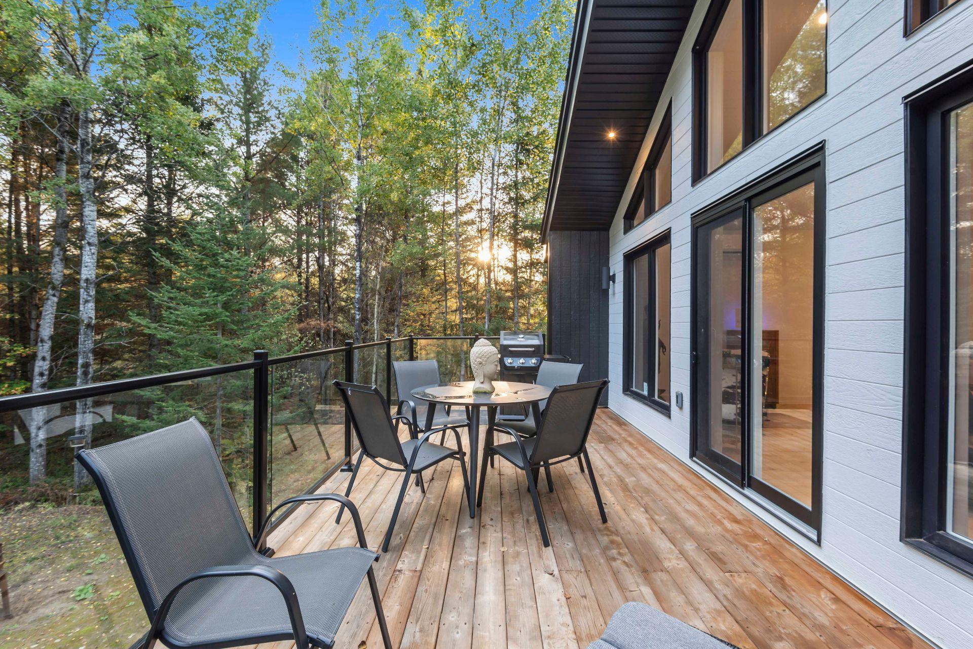 









110


Rue Préville

,
Saint-Alphonse-Rodriguez,




QC
J0K1W0

