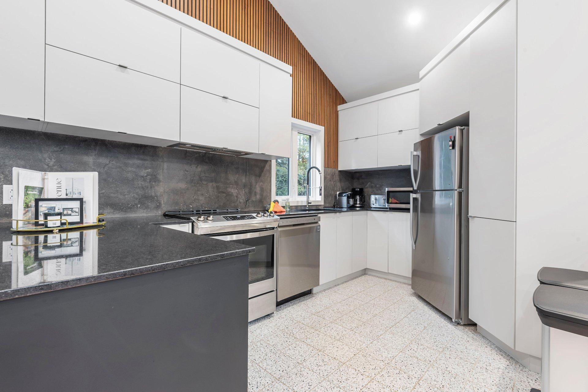 









110


Rue Préville

,
Saint-Alphonse-Rodriguez,




QC
J0K1W0

