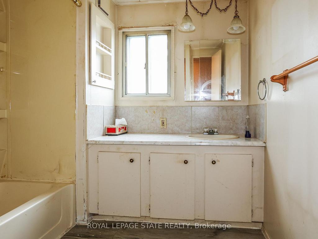 









4452


Jonathan

Lane,
Lincoln,




ON
L0R 1B1

