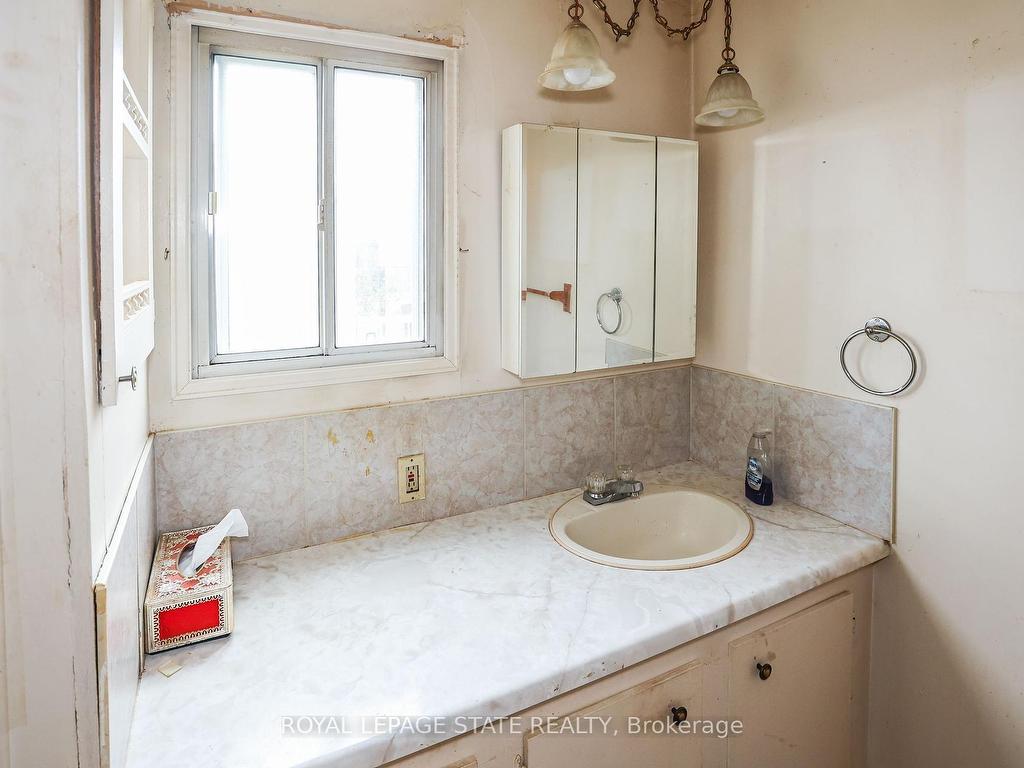 









4452


Jonathan

Lane,
Lincoln,




ON
L0R 1B1

