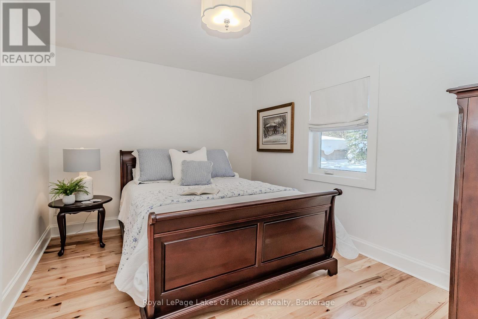 












1319 WOLF CIRCLE

,
Algonquin Highlands (Sherborne),




Ontario
P0A1E0

