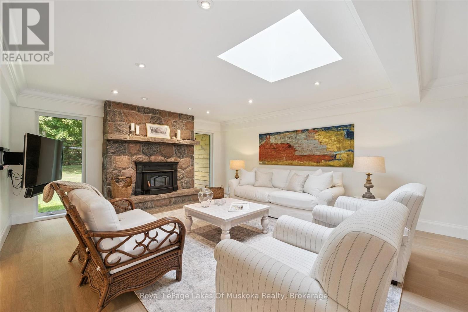 












1319 WOLF CIRCLE

,
Algonquin Highlands (Sherborne),




Ontario
P0A1E0

