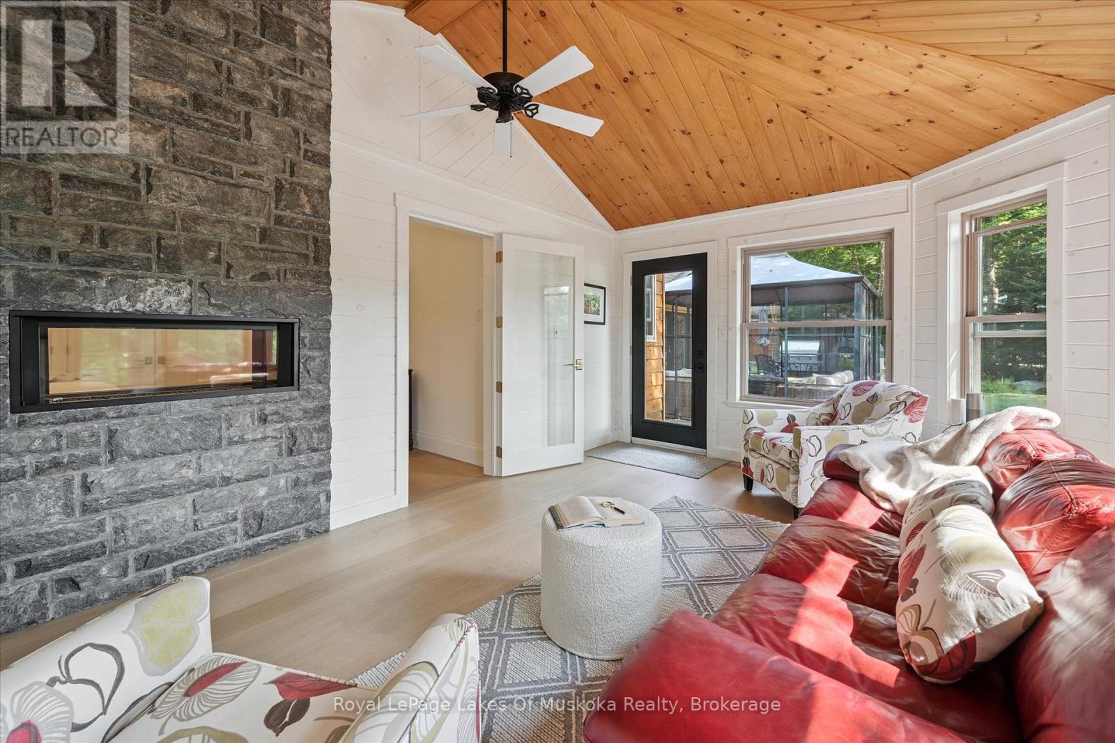 












1319 WOLF CIRCLE

,
Algonquin Highlands (Sherborne),




Ontario
P0A1E0

