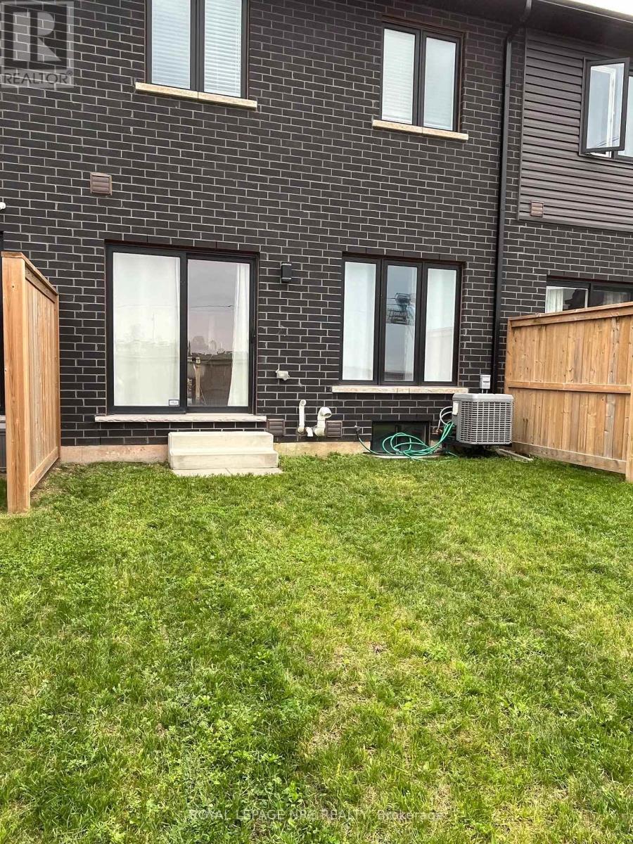 












4839 PETTIT AVENUE

,
Niagara Falls (Morrison),




Ontario
L2E0B7

