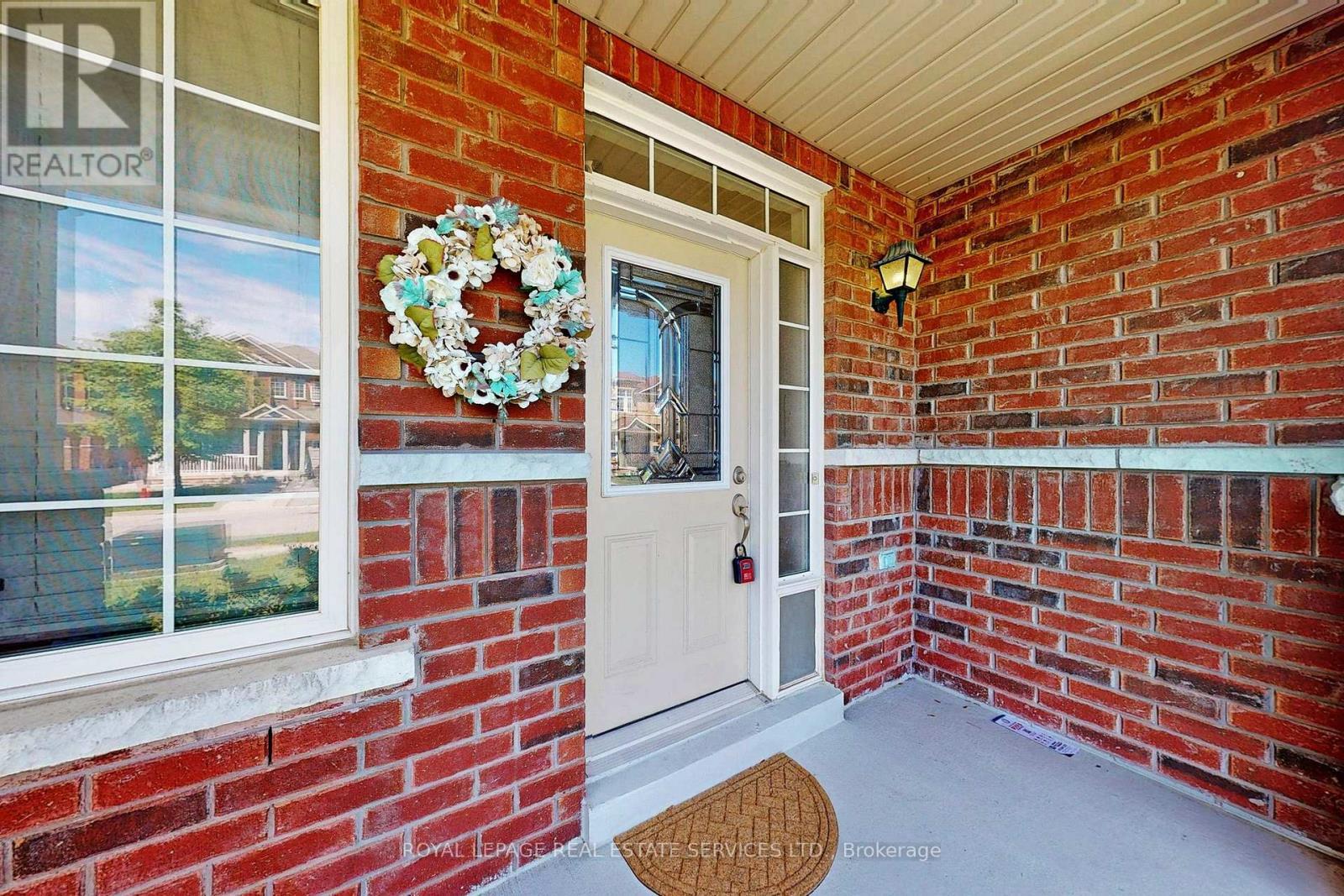 












24 ACCENT CIRCLE

,
Brampton,




Ontario
L7A0L2

